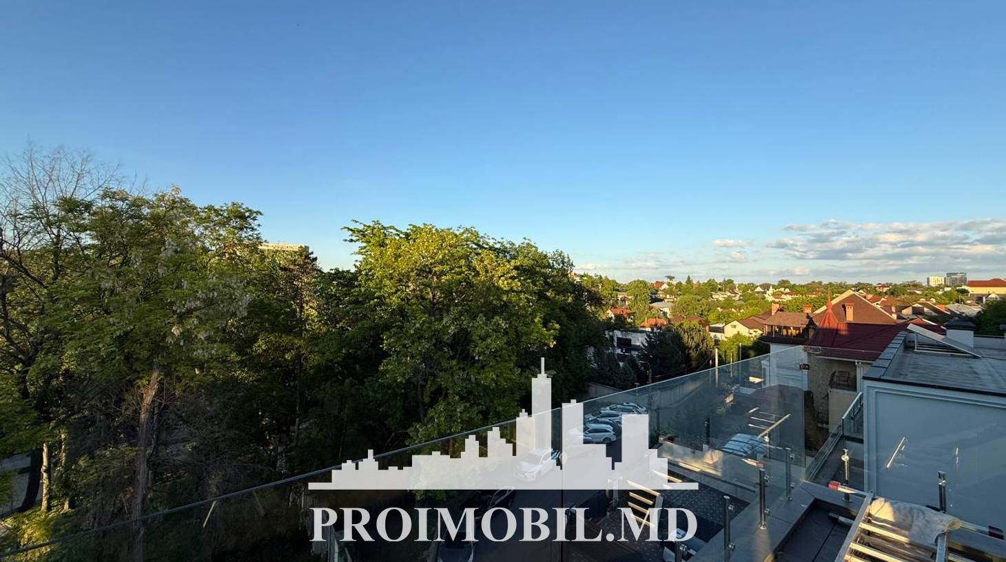 https://images.proimobil.md/wTDtz3scTwru9YhOE6Y5tTJWMfY7_C_pN2M7gyzOBrA/watermark:0.75:so:0:30:0.39/resize:fill:1460:816:1/gravity:ce/bG9jYWw6Ly8vZXN0YXRlL2xyL2Q0YzMyN2NiLTZiYzgtNDM0YS1iNTEzLTNkNWZiZWEzZDJiNi5qcGVn