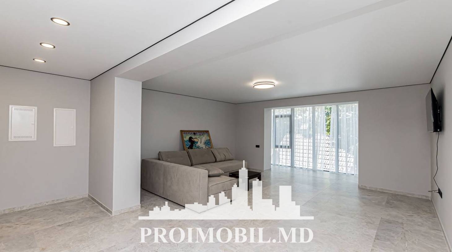 https://images.proimobil.md/wVpyAvvh9zmfElM3VnFnUOHb-BBBNnRtqIfL4u3V_a0/watermark:0.75:so:0:30:0.39/resize:fill:1460:816:1/gravity:ce/bG9jYWw6Ly8vZXN0YXRlL2xyL2NmYzk0N2ZmLWE5NzktNGRiMy1hNTIyLWViMGI4NjlhMTc4ZS5qcGVn