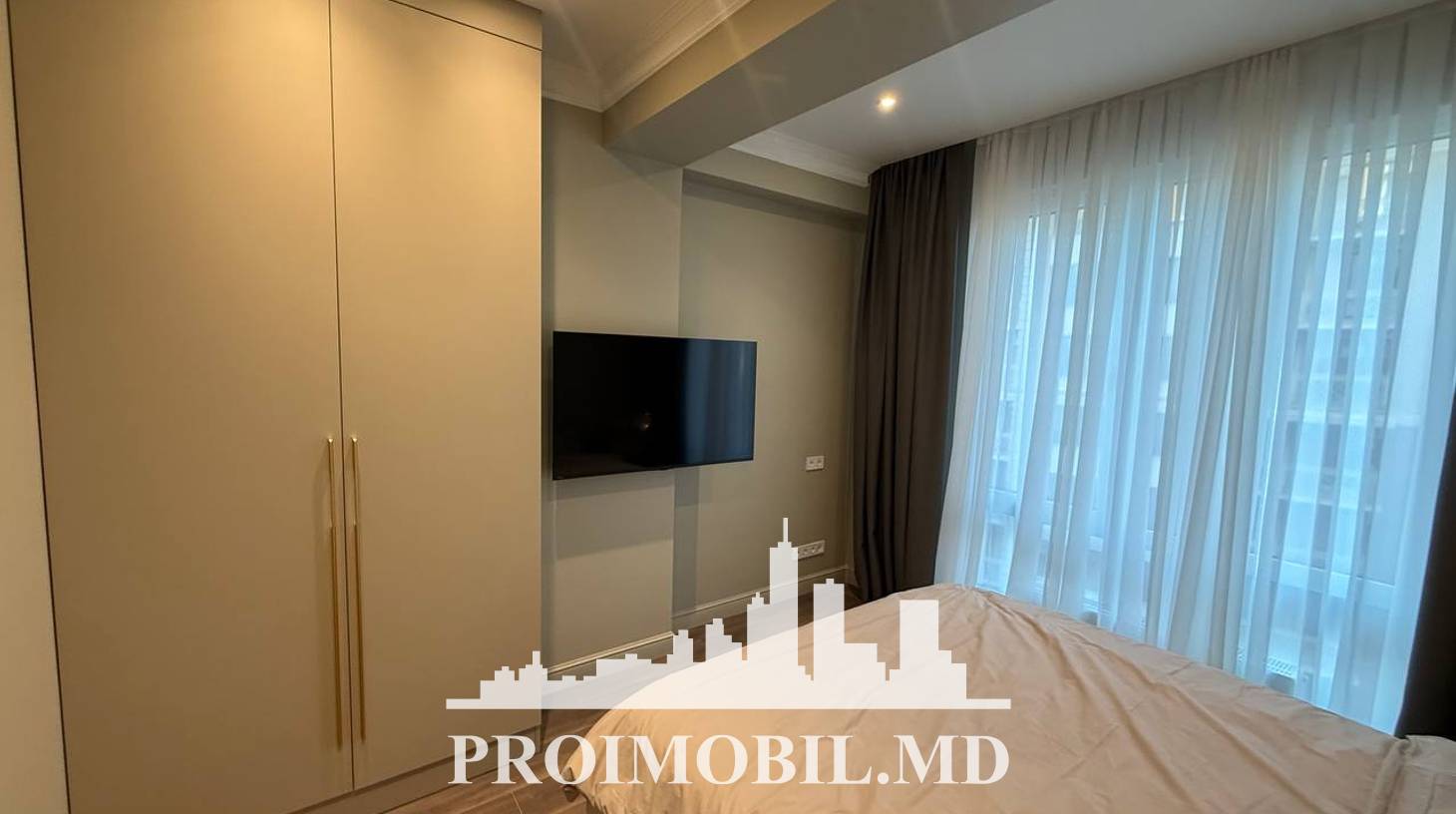 https://images.proimobil.md/wY3Bqy2n9IK6naOqmNAoOrWo24niFgaHtMV2af6_Cxo/watermark:0.75:so:0:30:0.39/resize:fill:1460:816:1/gravity:ce/bG9jYWw6Ly8vZXN0YXRlL2xyLzM5YWVmMTkwLTUzZmQtNDNmNi1hNWFkLTJhN2YyY2IyYTgyMS5qcGVn