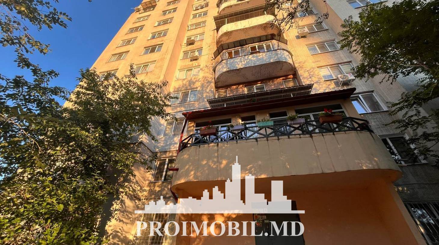 https://images.proimobil.md/wZJjXDg-MZSQl1KUss8sln3CsFAJHPFC5u9XEKD5nDo/watermark:0.75:so:0:30:0.39/resize:fill:1460:816:1/gravity:ce/bG9jYWw6Ly8vZXN0YXRlL2xyLzEyZmI5MTc4LTcyNTUtNGEwNC04ZjQyLWQ5ZWYwMGVmMjliNy5qcGVn