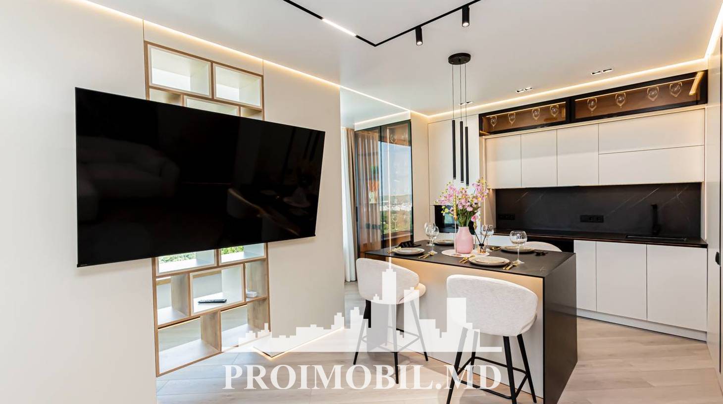 https://images.proimobil.md/waQvd-HrMlZnY4uYctmoSl0NcrUt7G1ZhN62f8ht4q8/watermark:0.75:so:0:30:0.39/resize:fill:1460:816:1/gravity:ce/bG9jYWw6Ly8vZXN0YXRlL2xyLzRiYzhiY2FjLWE1NmQtNDliNi1iYWVmLTY4ZWYzMWMwMWM1Ni5qcGVn