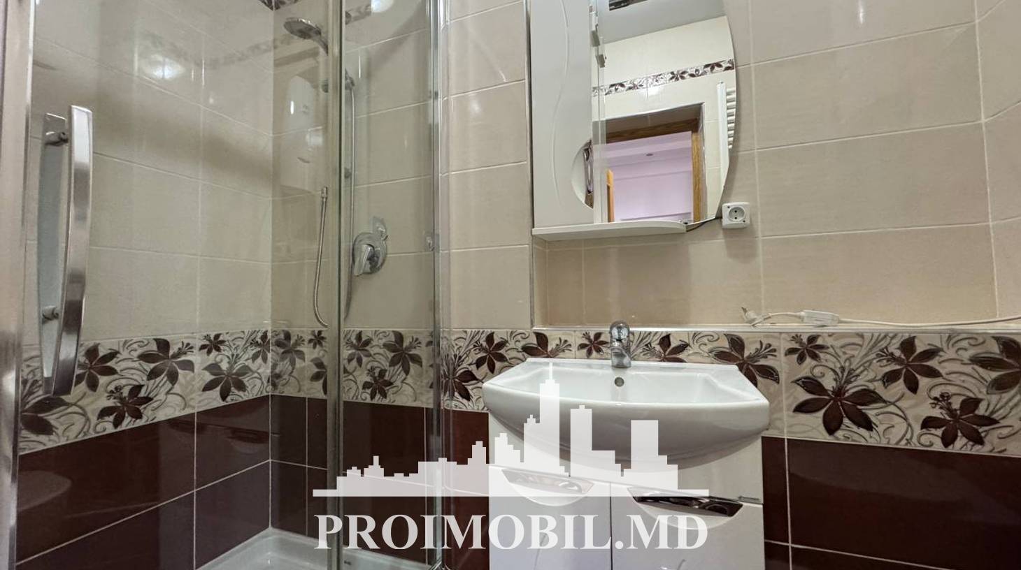 https://images.proimobil.md/wciviNn7g3dRmMpTG-kIIwU_uk_0AuN7DVd9uP2P4m8/watermark:0.75:so:0:30:0.39/resize:fill:1460:816:1/gravity:ce/bG9jYWw6Ly8vZXN0YXRlL2xyLzViMmE1ZGY0LTJjMzgtNDE3YS1hODc4LWViMDdiY2VkMTAyOS5qcGVn