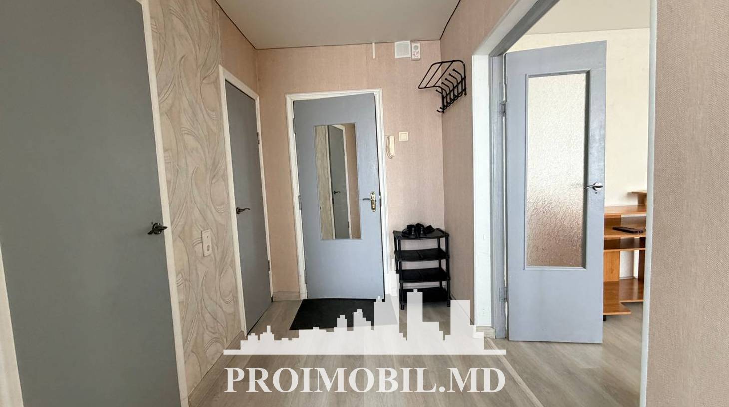 https://images.proimobil.md/wg6sTSY3f_Jinl7k9MpPCg9r3J9Tcxp-ro1jCG4SEnY/watermark:0.75:so:0:30:0.39/resize:fill:1460:816:1/gravity:ce/bG9jYWw6Ly8vZXN0YXRlL2xyL2JkMGFhZWZhLTY4NGMtNDBjMS04YTdiLTYzNmZhMzc1MTIxOS5qcGVn