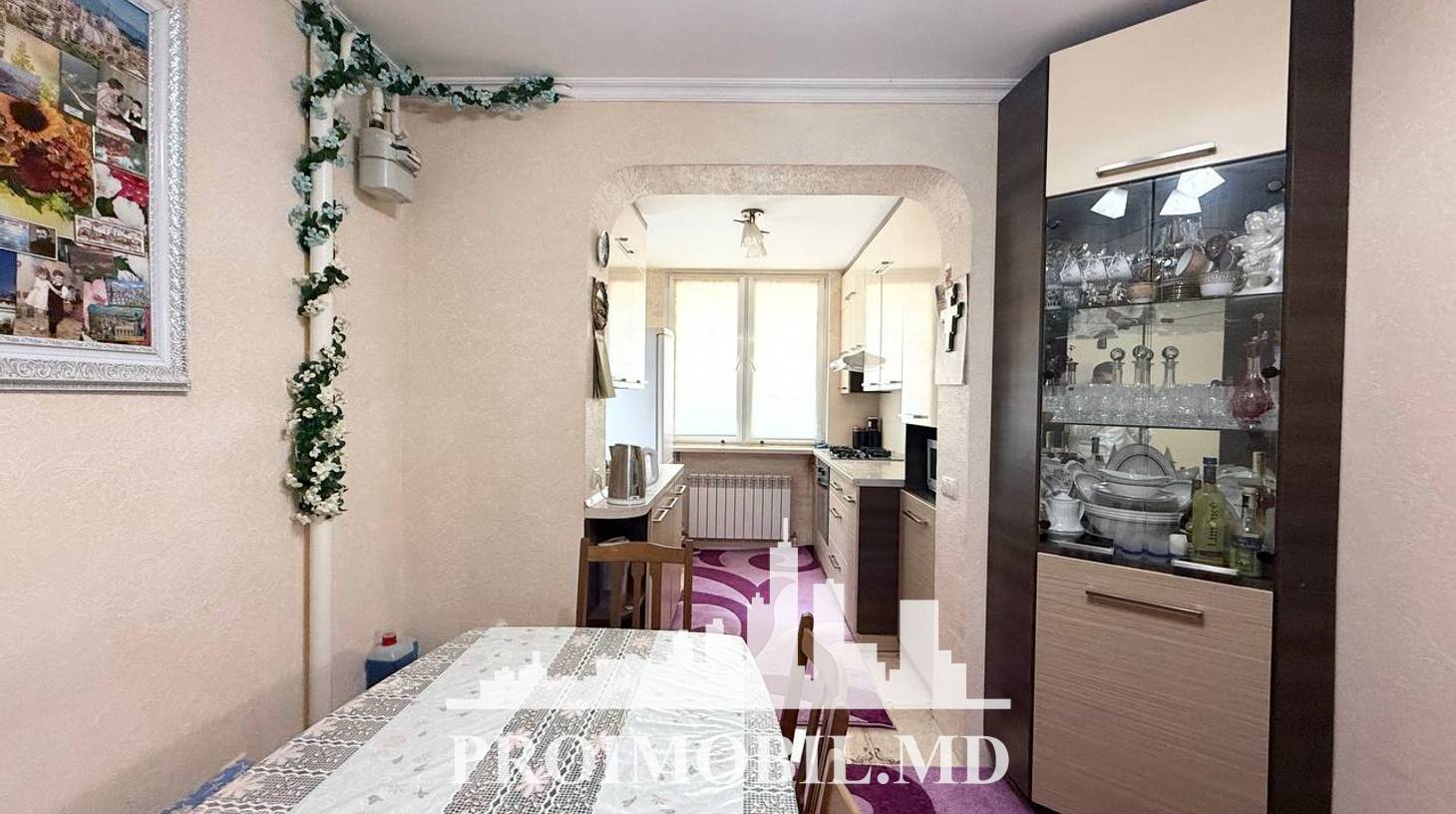 https://images.proimobil.md/wnw2oQNPo2y6qmbOz-pPO9KbDpcnV3ypBzvryGlGK6o/watermark:0.75:so:0:30:0.39/resize:fill:1460:816:1/gravity:ce/bG9jYWw6Ly8vZXN0YXRlL2xyLzA2MTgwZmIwLTU1N2UtNGUyOS1iODE1LTEyY2NhNDA0ODAxNy5qcGVn