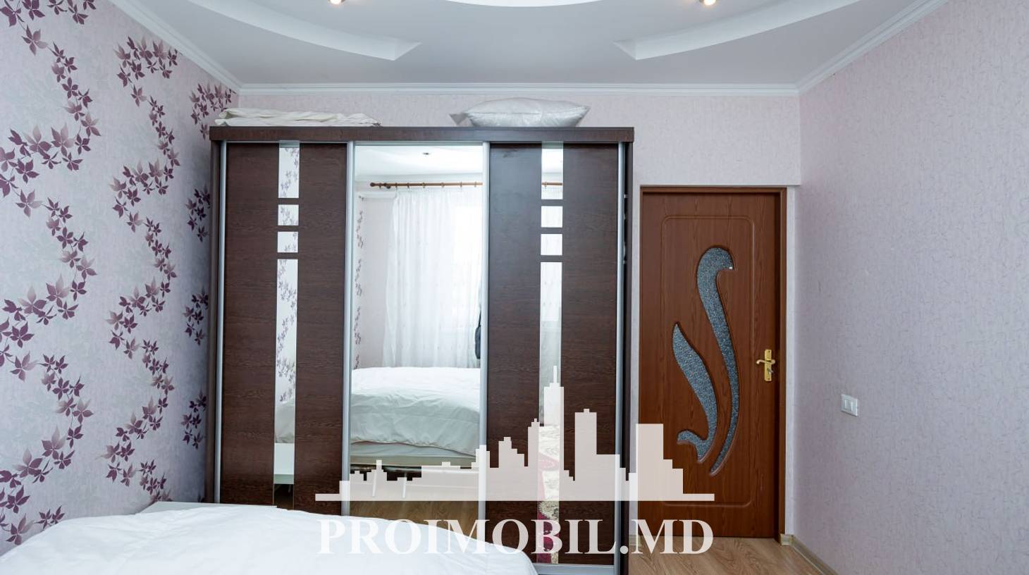 https://images.proimobil.md/wr2WQW6FO4Jq2BTIUdulfYURH91fwfxMRyQqUZHX6M4/watermark:0.75:so:0:30:0.39/resize:fill:1460:816:1/gravity:ce/bG9jYWw6Ly8vZXN0YXRlL2xyLzA2MjQ0MTY1LWYxMmUtNGE2My1hZmYzLWM0ZjFhZGM5OWJiNS5qcGVn