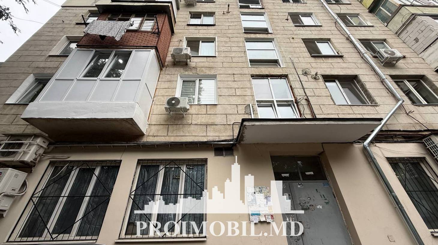 https://images.proimobil.md/wtm3lVZ7R9N7kQppr0wdZv3JPDkykpwYYk_S_79-bmc/watermark:0.75:so:0:30:0.39/resize:fill:1460:816:1/gravity:ce/bG9jYWw6Ly8vZXN0YXRlL2xyLzM4YmZlNzM1LTdkYjEtNDBlOC1hMGQzLWVmM2YyNzIyN2JkYS5qcGVn