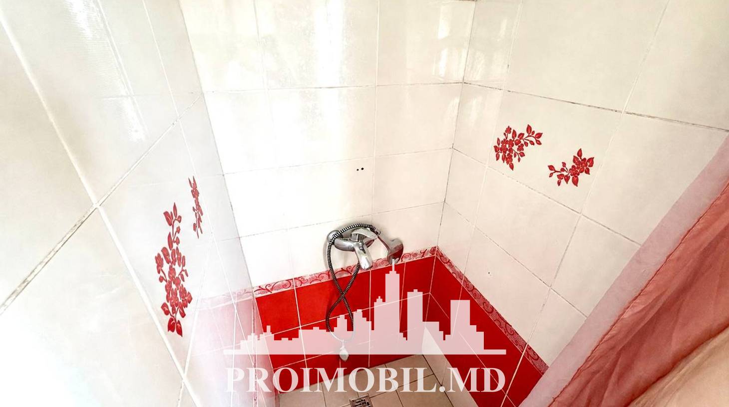 https://images.proimobil.md/wvc7nHeBH-Pag-e1spzGrX6uPU1cHR4yO5DR2c8FSEw/watermark:0.75:so:0:30:0.39/resize:fill:1460:816:1/gravity:ce/bG9jYWw6Ly8vZXN0YXRlL2xyLzAzYzkyYzgxLTNjNGYtNDkwYy1iMjU0LTUyOWM5MzA2YTMxYS5qcGVn