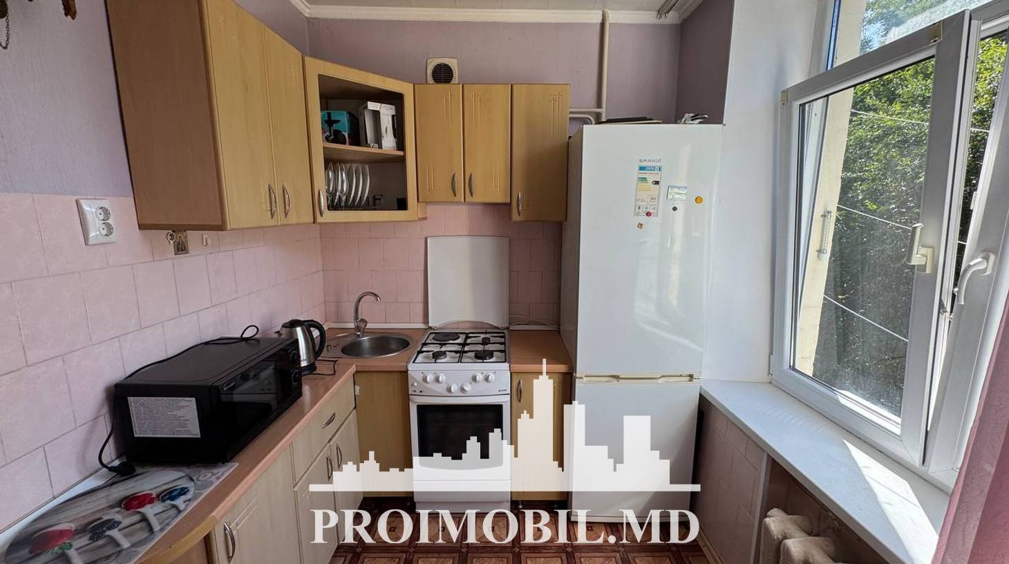 https://images.proimobil.md/wzQ5hMWHR78tyc4GJwM2AKgKIUzN7kUKIlqyRAnRbCQ/watermark:0.75:so:0:30:0.39/resize:fill:1460:816:1/gravity:ce/bG9jYWw6Ly8vZXN0YXRlL2xyL2QyOGUxYjJlLWZmN2YtNDk1Yy04ODIyLTYwOTI2Y2VmMzhkNy5qcGVn