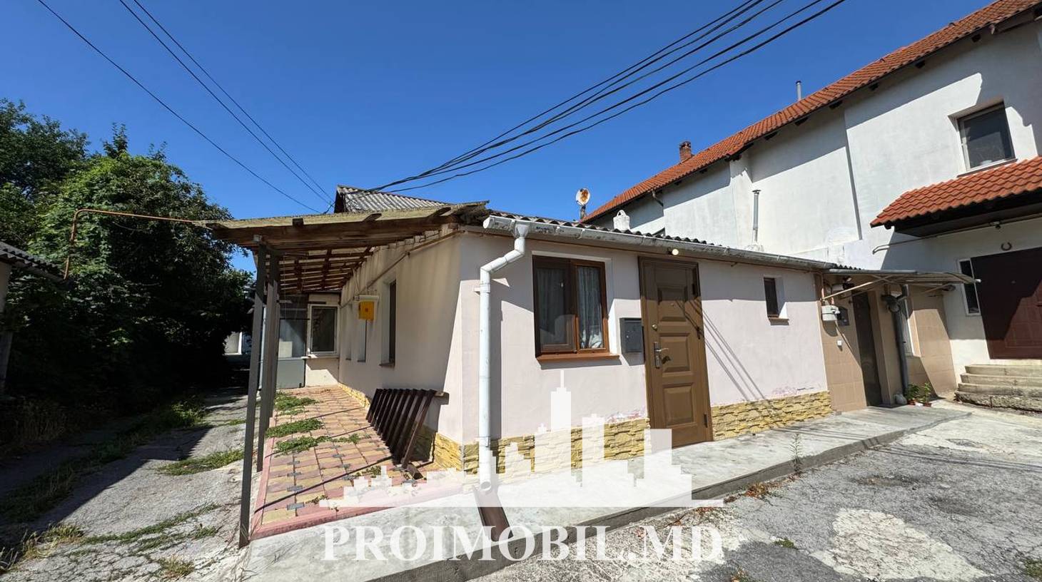 https://images.proimobil.md/x-EbAsP6pQ7FazC4qopCQD601o-gty0gJiiMKQRBRMQ/watermark:0.75:so:0:30:0.39/resize:fill:1460:816:1/gravity:ce/bG9jYWw6Ly8vZXN0YXRlL2xyLzU0ZTFkNTFhLWNmMTItNDc1OC04MGUwLWY3NjFjY2Y0Mzc2ZS5qcGVn