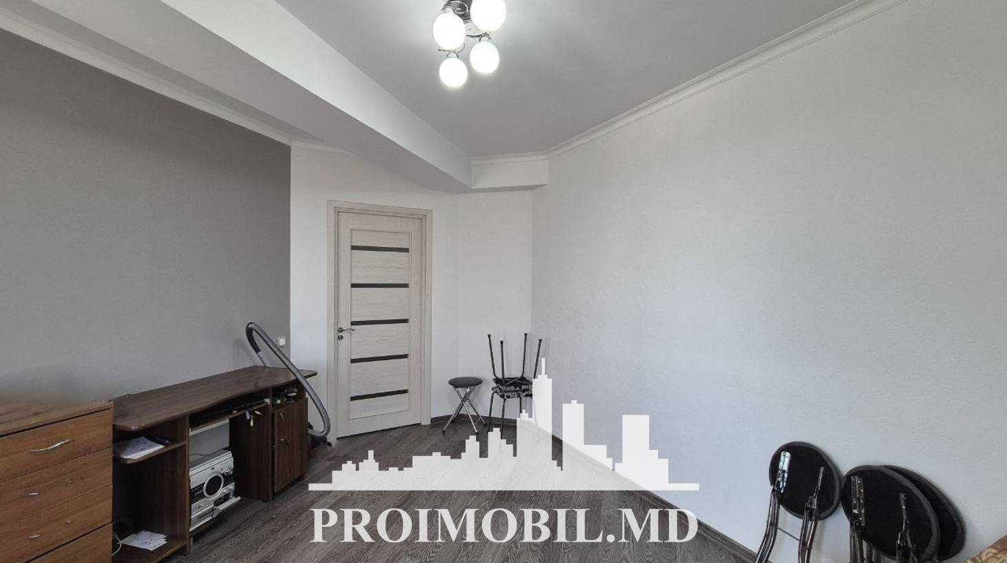 https://images.proimobil.md/x9JbeIDXJvZIDZ9dPxDovWJgZYXra_EoatmIexYW2UA/watermark:0.75:so:0:30:0.39/resize:fill:1460:816:1/gravity:ce/bG9jYWw6Ly8vZXN0YXRlL2xyLzc2NTE4ZmJjLWUyYmQtNGI4OS1iOGI4LTQ2ODMwMGM2YmJmOS5qcGVn