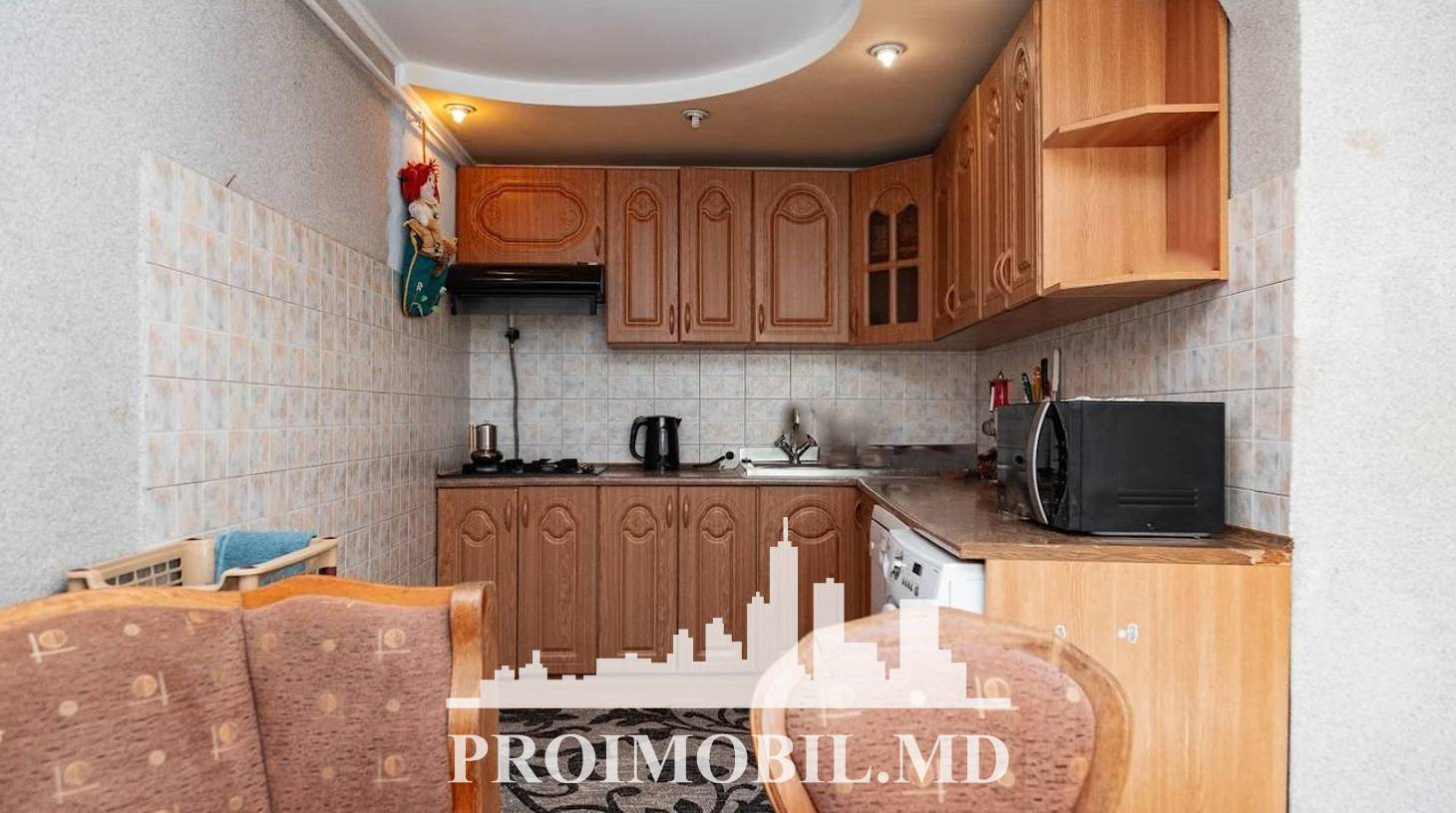 https://images.proimobil.md/xBPeVH0JXog4ZDrQh9BTVgPjbNoo9XsSg2xiy_e-ELA/watermark:0.75:so:0:30:0.39/resize:fill:1460:816:1/gravity:ce/bG9jYWw6Ly8vZXN0YXRlL2xyLzkxYzM2MGViLTBmODYtNGNhMy1hOTY1LTE2NTg1Yjg0ZjQ3ZC5qcGVn