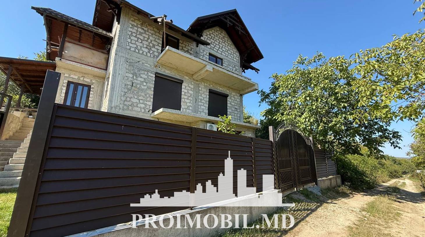 https://images.proimobil.md/xC3oaSJF1JHlNIMpgnZT3qVoh895zQqj8BxBi9b6AJA/watermark:0.75:so:0:30:0.39/resize:fill:1460:816:1/gravity:ce/bG9jYWw6Ly8vZXN0YXRlL2xyLzViZTc2MWMyLWI0OGMtNDVkMy1iNGQ2LTdkMDNjNzRmNjEyMC5qcGVn