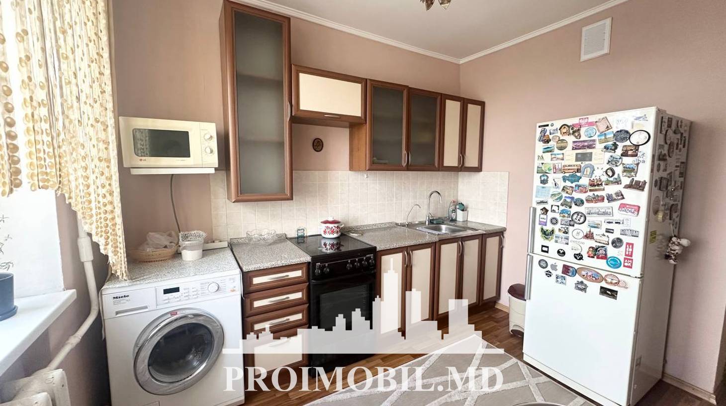 https://images.proimobil.md/xD6cWp1on6FRZ0C7CR_7Z7VA6H8qpFqRlTxn04CWlQ0/watermark:0.75:so:0:30:0.39/resize:fill:1460:816:1/gravity:ce/bG9jYWw6Ly8vZXN0YXRlL2xyL2Q1MTQzOTVmLWMyNWItNGU5Yy1hN2Q0LTFjNWE0YjFmNGU1NC5qcGVn