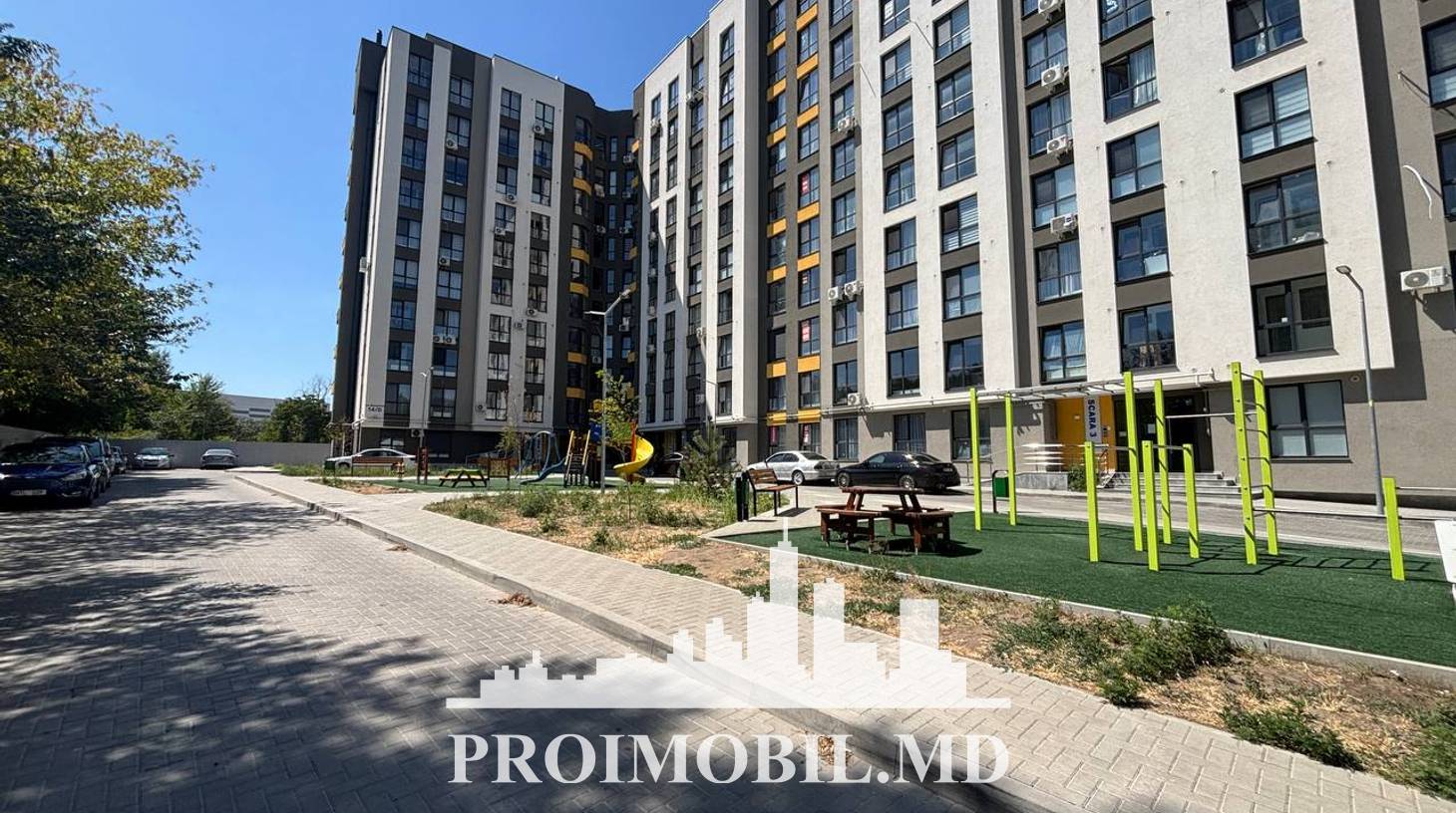 https://images.proimobil.md/xHTlzJWQlgRCur8EsLpyfveqVN20GL19B7DtwYSeBLg/watermark:0.75:so:0:30:0.39/resize:fill:1460:816:1/gravity:ce/bG9jYWw6Ly8vZXN0YXRlL2xyLzA0YWQxNGE5LWYzZTYtNGY1Zi1hZDM5LTVkNjg1ODYzOWM2My5qcGVn