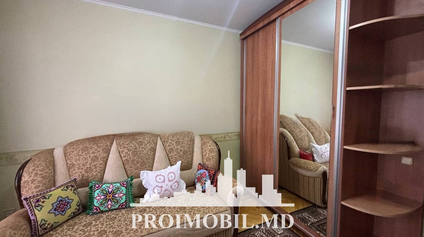 https://images.proimobil.md/xHV049YkipNMI5zyiVsURt8DlLTyGrRv7LXWwmqlGgo/watermark:0.75:so:0:30:0.39/resize:fill:1460:816:1/gravity:ce/bG9jYWw6Ly8vZXN0YXRlL2xyL2U2MjZjMmRkLTI0NGYtNDM0My1hZTk1LTBhNGJlNzQ3Yzk5ZS5qcGVn