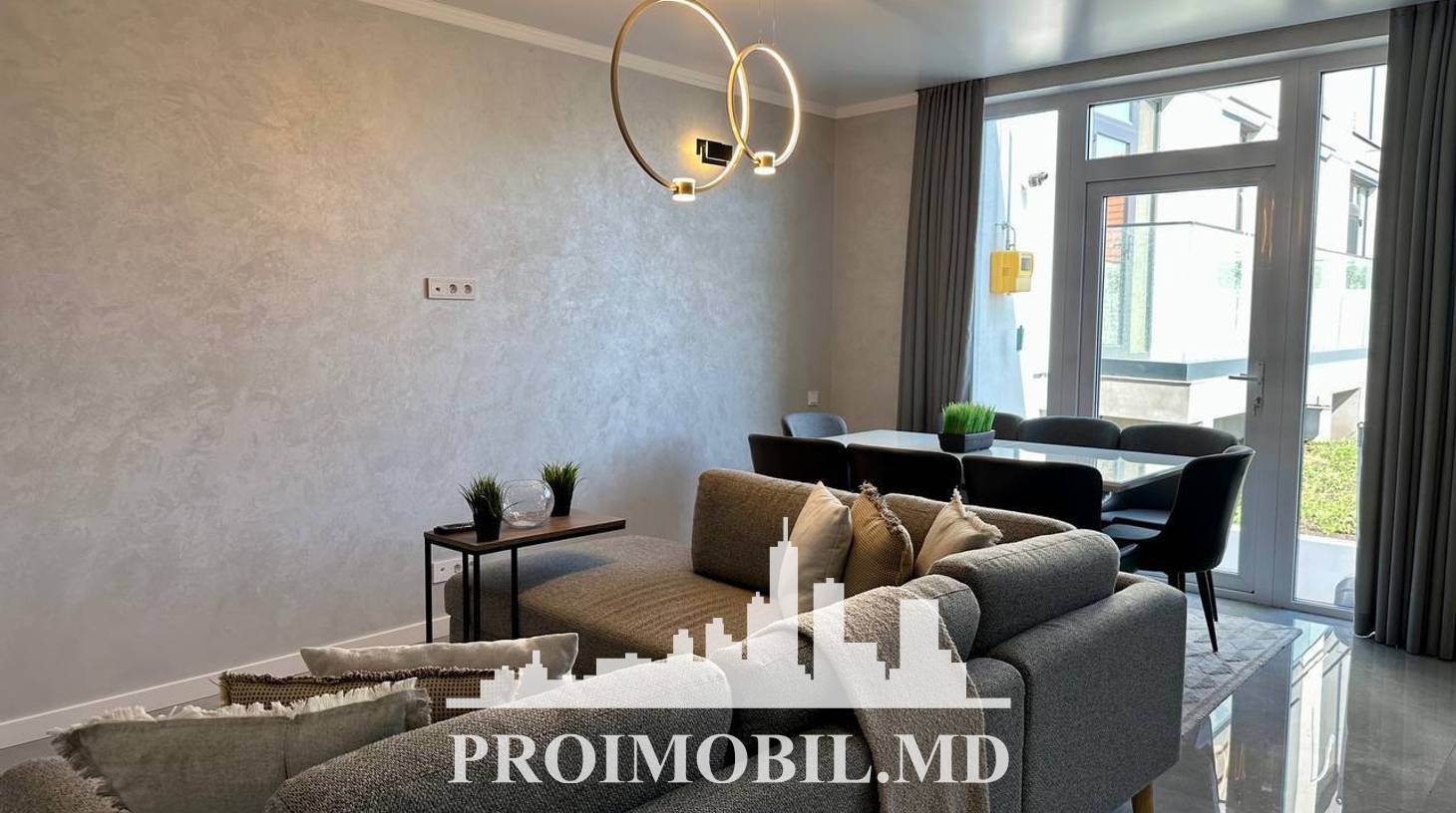 https://images.proimobil.md/xJ0GsAG5043lkfN3CbNym5rUO1LF0QTUw75-Fcyr8wg/watermark:0.75:so:0:30:0.39/resize:fill:1460:816:1/gravity:ce/bG9jYWw6Ly8vZXN0YXRlL2xyLzdlYzMwNGZjLWZjNGYtNDUzYy05ZjAwLWE0NDE5MzRlNWY2OS5qcGVn