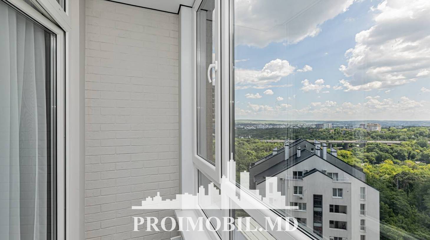 https://images.proimobil.md/xJRxA8qRiCu_kheC5LZK812LCWHLl6nmOpqWOfwc-Wk/watermark:0.75:so:0:30:0.39/resize:fill:1460:816:1/gravity:ce/bG9jYWw6Ly8vZXN0YXRlL2xyLzY1YmE1MWRlLWZhZTEtNDg3YS04OWJiLTQ0YTAxZjBlMzlmYy5qcGVn