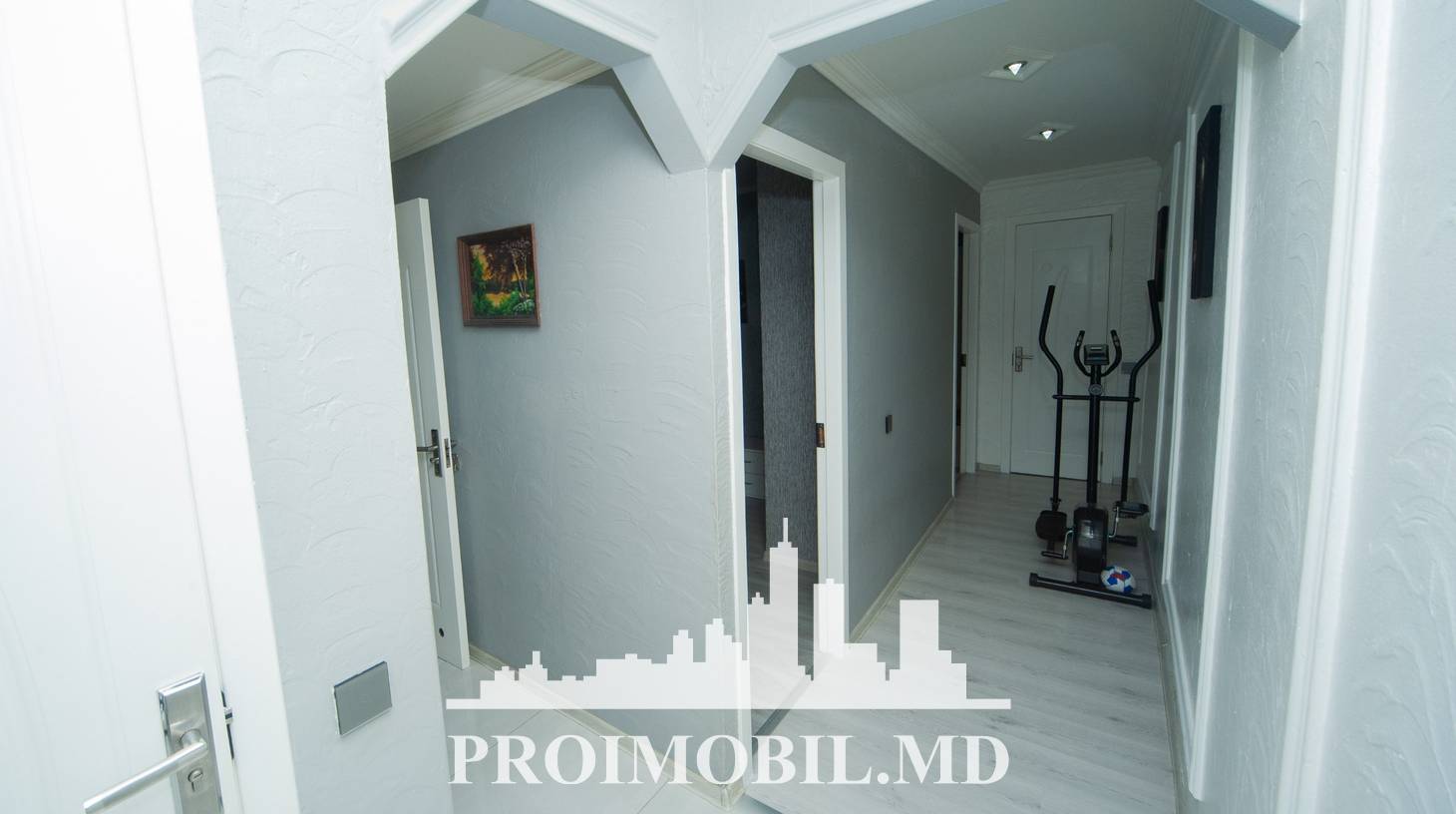 https://images.proimobil.md/xKYMb-vy7rQxY_kkGN6pjo0Yrf-T3LKtZvqoTf96XSs/watermark:0.75:so:0:30:0.39/resize:fill:1460:816:1/gravity:ce/bG9jYWw6Ly8vZXN0YXRlL2xyLzFiZjM5ZTIxLWUxNTktNGRiOS04NTNlLWM3NzAzYzc5YThlMy5qcGVn