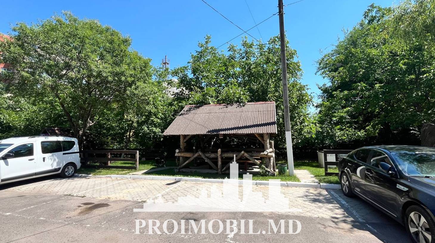 https://images.proimobil.md/xK_5SzoM8rv1xHtXxL4QtmZ-zTvpzbt6p6N5bLS_r5Q/watermark:0.75:so:0:30:0.39/resize:fill:1460:816:1/gravity:ce/bG9jYWw6Ly8vZXN0YXRlL2xyLzVkN2I4ZmRlLWQ0YzctNGQ4Mi1iZGNmLTVlYWY3NmY5NmNlOC5qcGVn