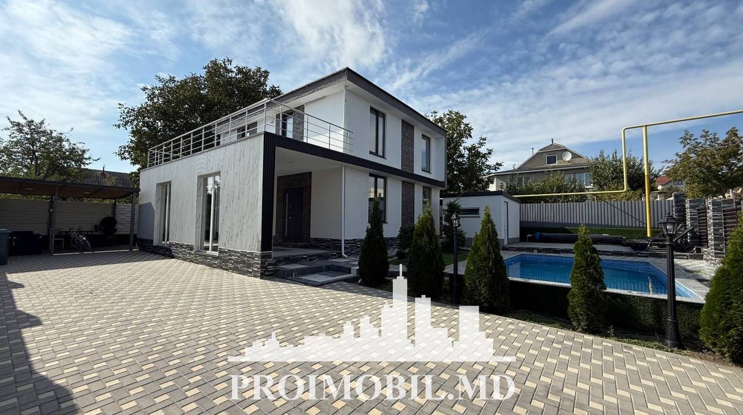 https://images.proimobil.md/xMcJgbUNT1XjuGcax38-KzAEDnWwAwn_QWZjnSCOfEg/watermark:0.75:so:0:30:0.39/resize:fill:1460:816:1/gravity:ce/bG9jYWw6Ly8vZXN0YXRlL2xyLzUwODhiNDIzLTFiODktNDM2Zi05OTcyLThkMjk2YWM0MDJlYi5qcGVn