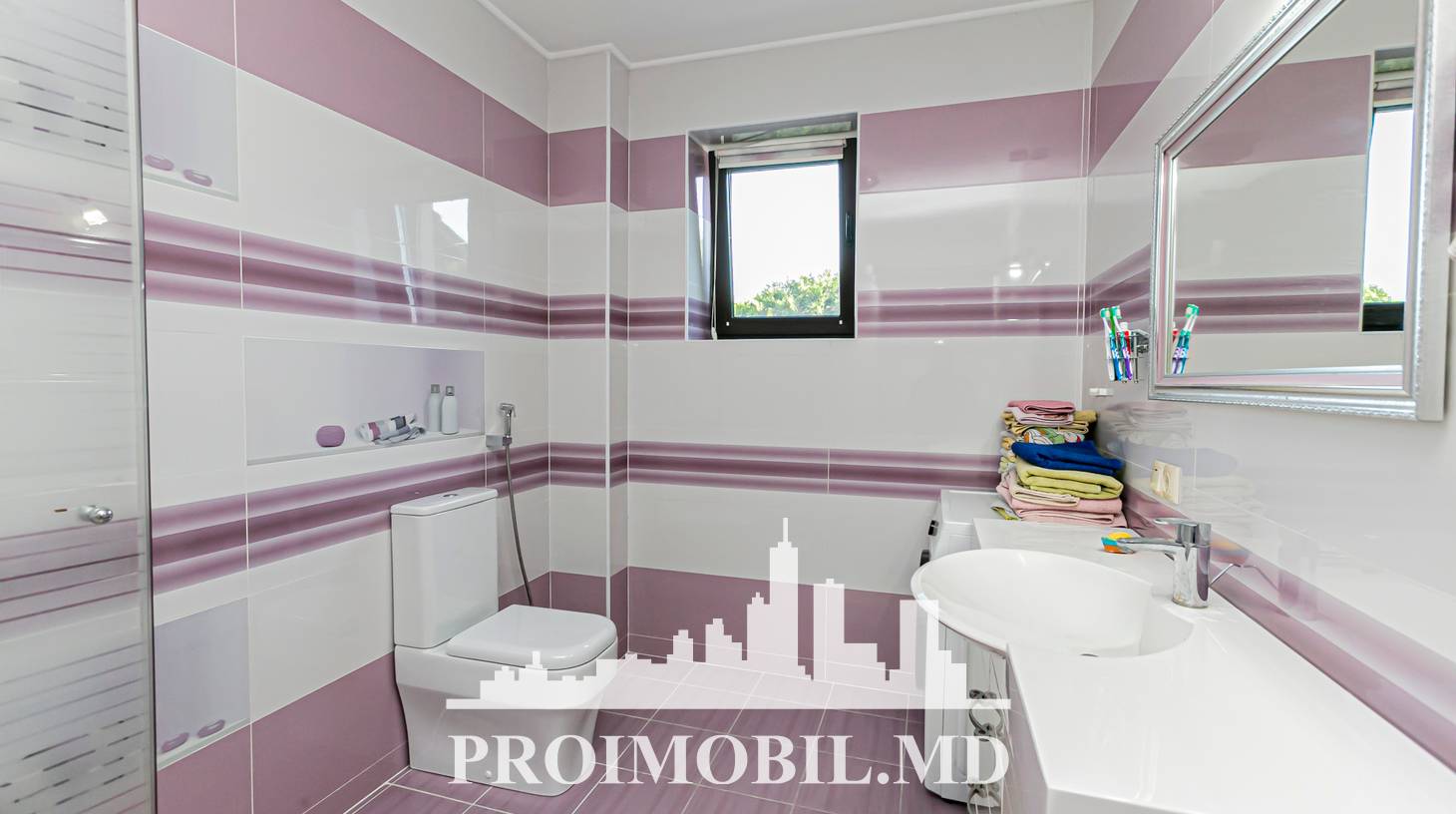 https://images.proimobil.md/xNIUyl7fGP2TAqI8BScgH6kNi-u0Kl4z1U_tNzQYWrg/watermark:0.75:so:0:30:0.39/resize:fill:1460:816:1/gravity:ce/bG9jYWw6Ly8vZXN0YXRlL2xyLzBkNzc2MWNiLWUwMDMtNDlkZC05YjU0LTMwM2ZjNjdhNGQ5NS5qcGVn
