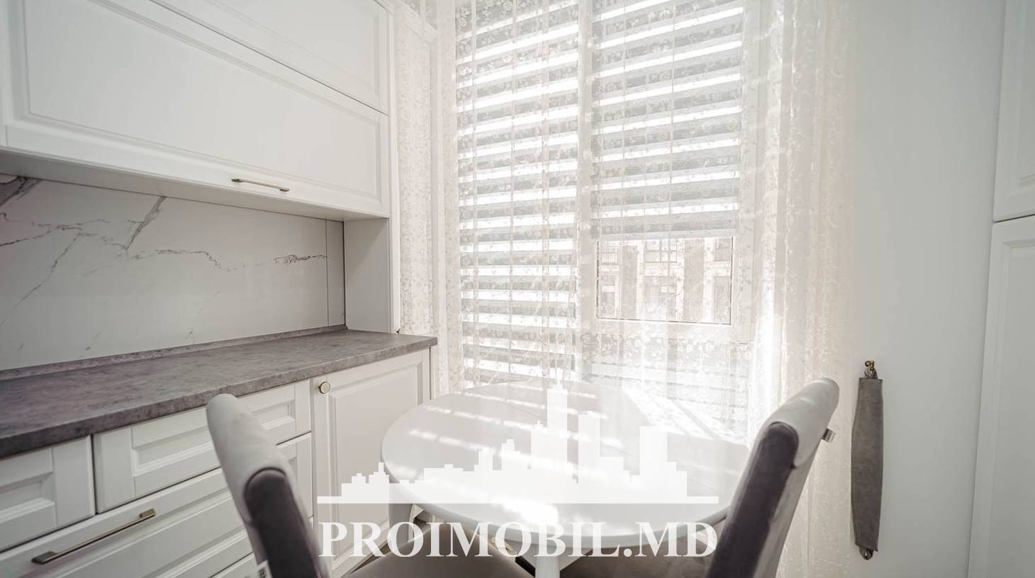 https://images.proimobil.md/xOH4nLggRANCLODBSGR7PiOM1lSRiEzVl7sQgKEkx5A/watermark:0.75:so:0:30:0.39/resize:fill:1460:816:1/gravity:ce/bG9jYWw6Ly8vZXN0YXRlL2xyLzRmYWU4ZTU5LTJlMDktNDAwNS05YTUyLTdiZjNiMGJhMTI0Yy5qcGVn
