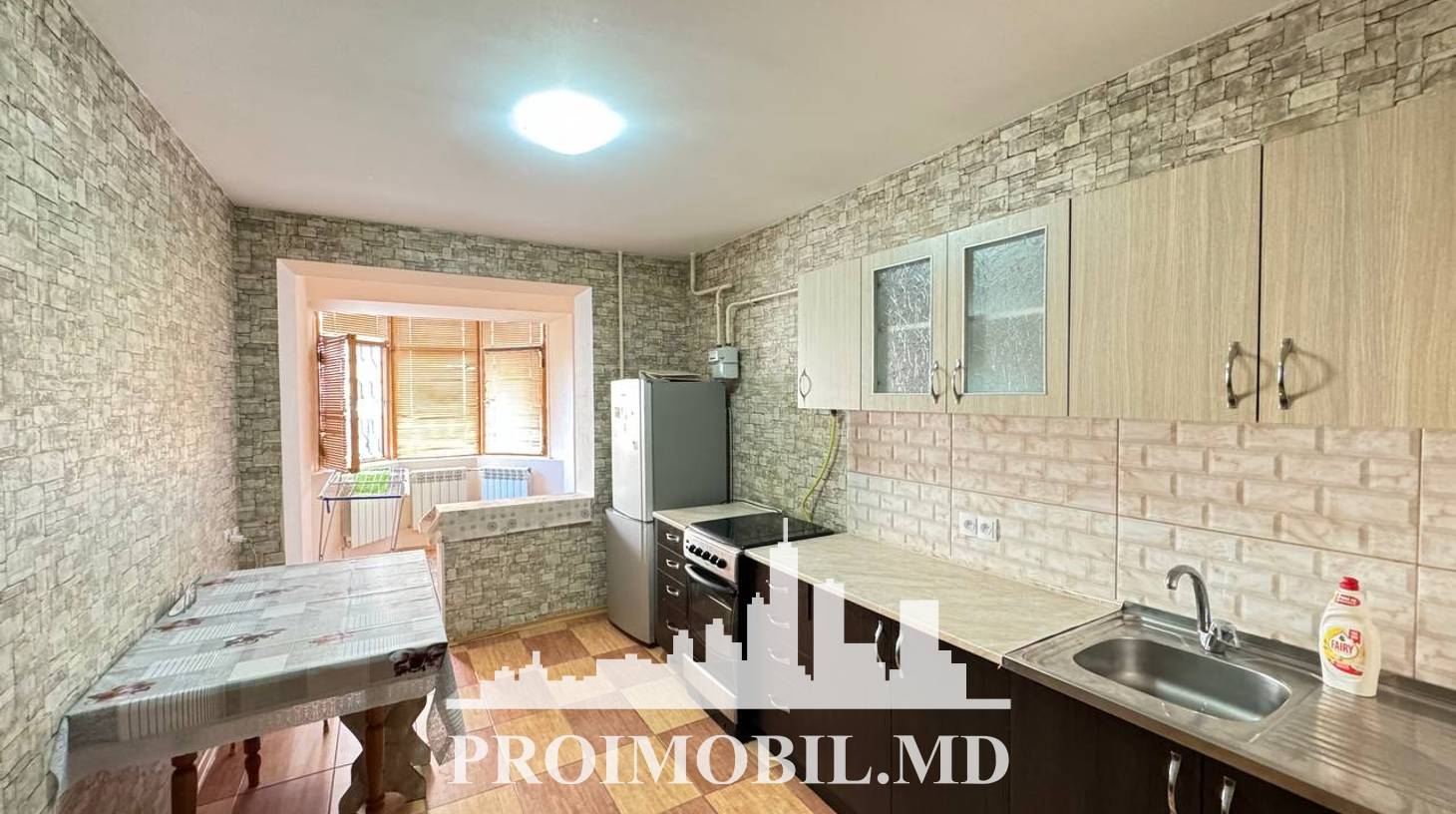 https://images.proimobil.md/xQb-qS_VI8Dj-BmeBcEKrFz6dhCxy_ZI7_g2LSYN9JI/watermark:0.75:so:0:30:0.39/resize:fill:1460:816:1/gravity:ce/bG9jYWw6Ly8vZXN0YXRlL2xyLzMyOWQyMjA4LWJlYzQtNDY4ZC04MzFiLTNhMTczNjYwYjVhNC5qcGVn