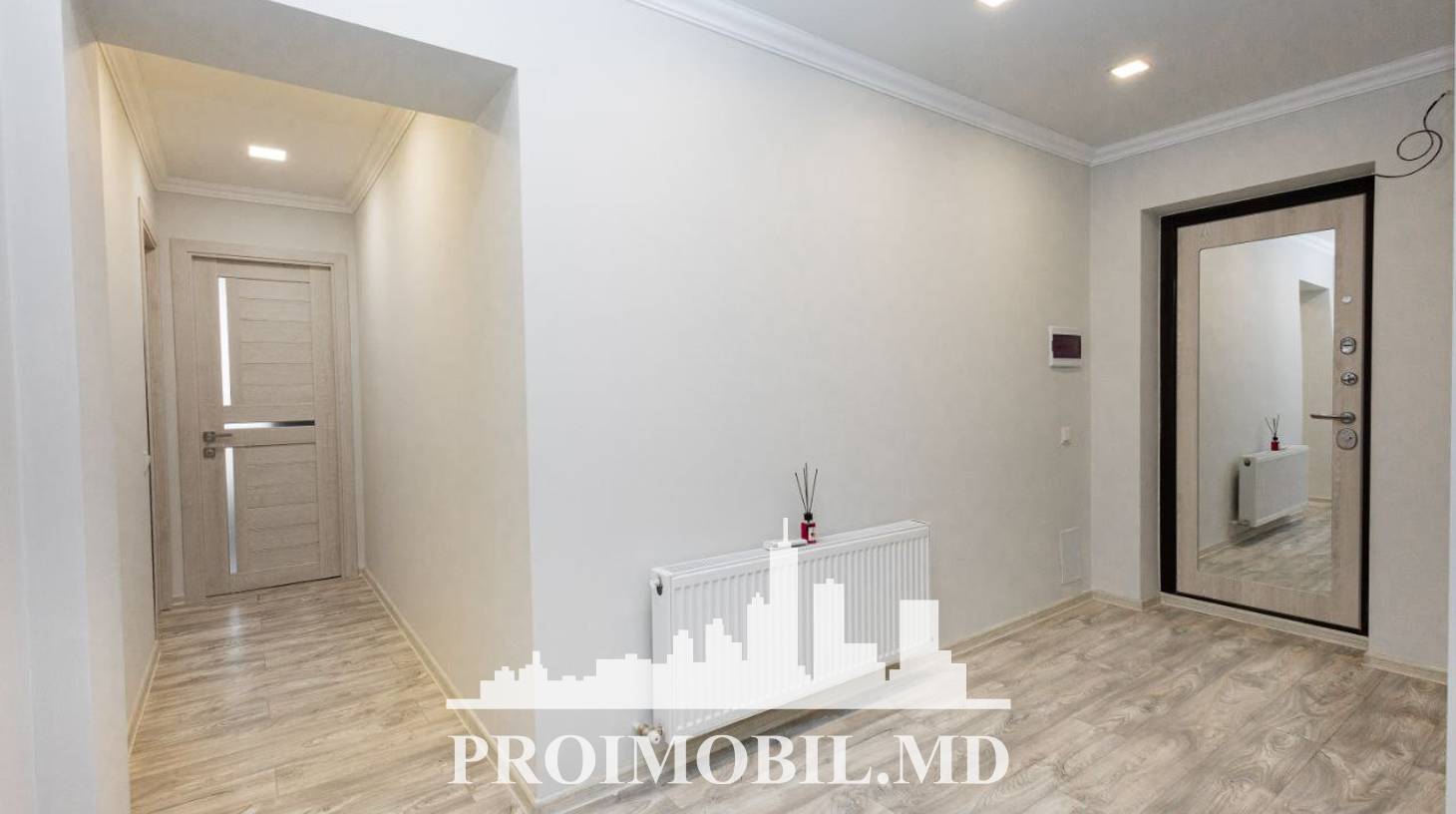 https://images.proimobil.md/xU1lGRlH3V2-RjmPzP2ohi4lKWcgMoldLgkIkVlg-1A/watermark:0.75:so:0:30:0.39/resize:fill:1460:816:1/gravity:ce/bG9jYWw6Ly8vZXN0YXRlL2xyLzVlODk1OTM3LWJhZTAtNGM4Yy04ZTM2LTYzNzY5ZjQzM2UzYy5qcGVn