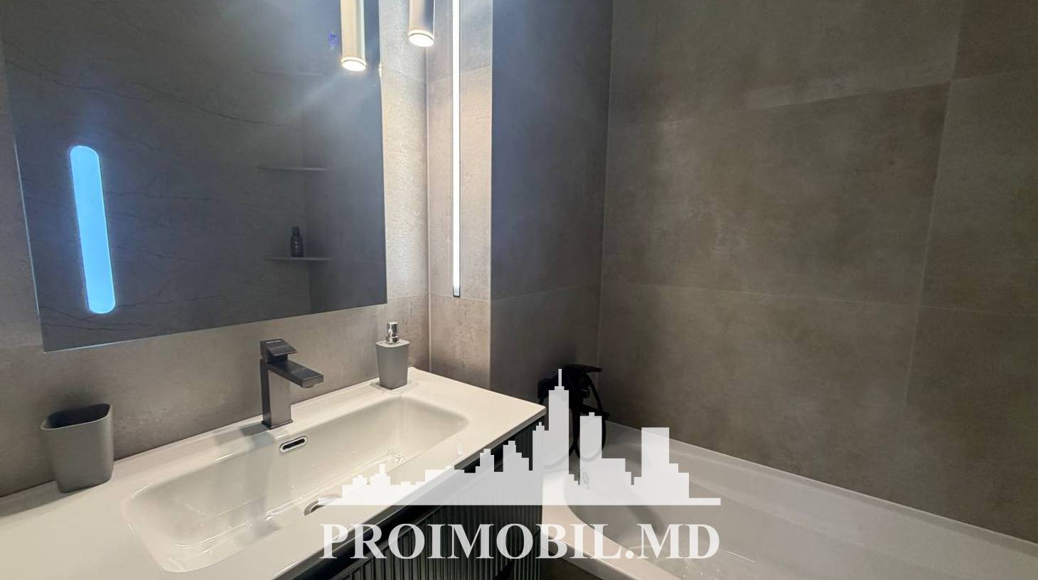 https://images.proimobil.md/xVd5T95K2MCu5FFsZV5xEZQbiRImR4URktF07Uu__-M/watermark:0.75:so:0:30:0.39/resize:fill:1460:816:1/gravity:ce/bG9jYWw6Ly8vZXN0YXRlL2xyLzA0Zjk5ODk3LThiMjAtNGY5OC1hMGVhLTdiNzBjODgwZGUwZC5qcGVn