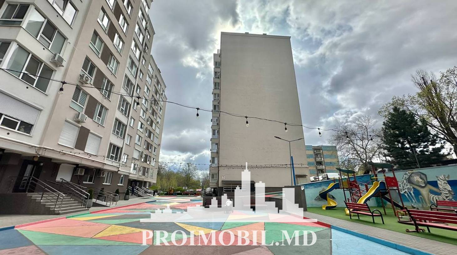 https://images.proimobil.md/xWjr19xLY2YoL7q4BboQMBy4vC3LuZmKypPf4VIPm-Q/watermark:0.75:so:0:30:0.39/resize:fill:1460:816:1/gravity:ce/bG9jYWw6Ly8vZXN0YXRlL2xyL2Y1YWRlZTE3LWUyOGEtNDQ3ZC1hZmU3LTY3MTNkODQzYzhmNS5qcGVn