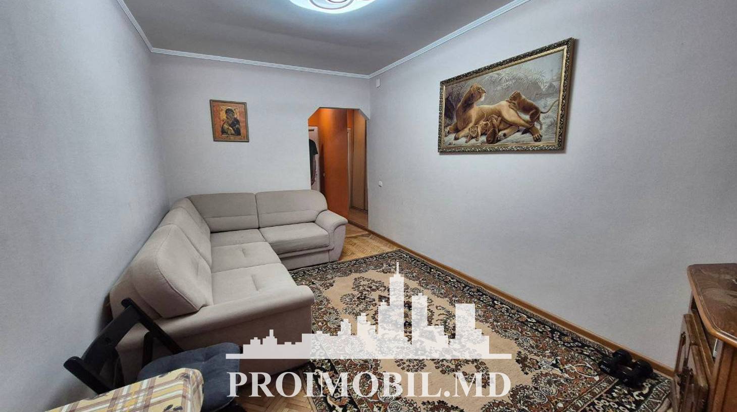 https://images.proimobil.md/xZ2qykV4uuOZQYue-dbuhHxzrsF4unNPvCOVpv_4fz8/watermark:0.75:so:0:30:0.39/resize:fill:1460:816:1/gravity:ce/bG9jYWw6Ly8vZXN0YXRlL2xyLzY2NjNlOGU3LTlhMjAtNDdjMS1hZGUzLWU1MzZhMWNmN2E3OS5qcGVn