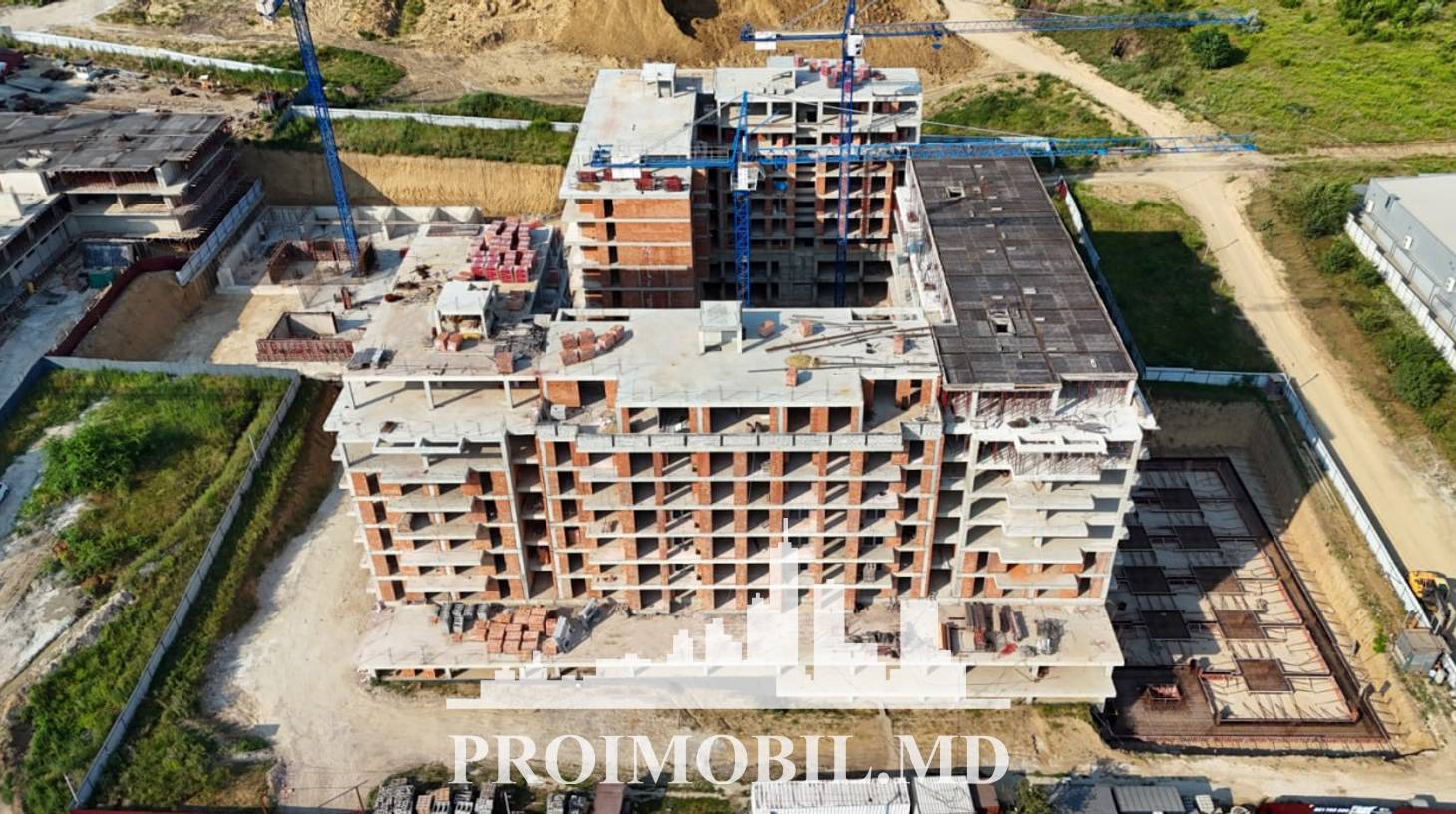 https://images.proimobil.md/xZGfTKOKPVVmOA-nNxoPzh3xGW3gB71hT3k5ocmNdic/watermark:0.75:so:0:30:0.39/resize:fill:1460:816:1/gravity:ce/bG9jYWw6Ly8vZXN0YXRlL2xyLzdlN2Q1NGM2LWVkZGYtNDlkZi1iOTk2LTNiM2QwMzQwYzdlYS5qcGVn