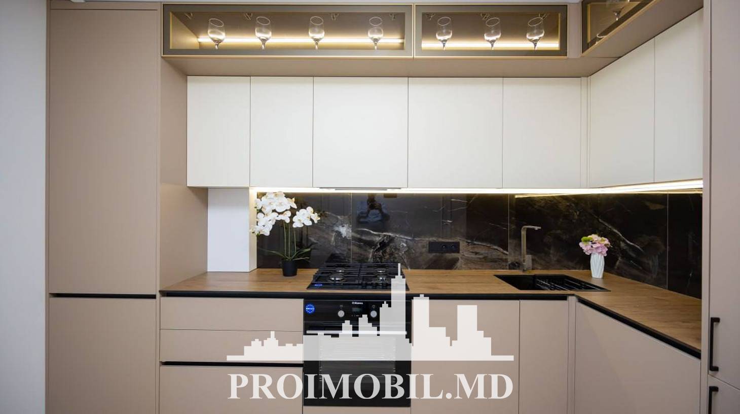 https://images.proimobil.md/xZUNmjNtfvIV0swrX5rS1cm9pu37onnl48fH5El8Oyw/watermark:0.75:so:0:30:0.39/resize:fill:1460:816:1/gravity:ce/bG9jYWw6Ly8vZXN0YXRlL2xyL2JhNGZhOTIyLTllYmMtNGJiMi05YTZjLWI4NWNkNDM1YjMzMS5qcGVn