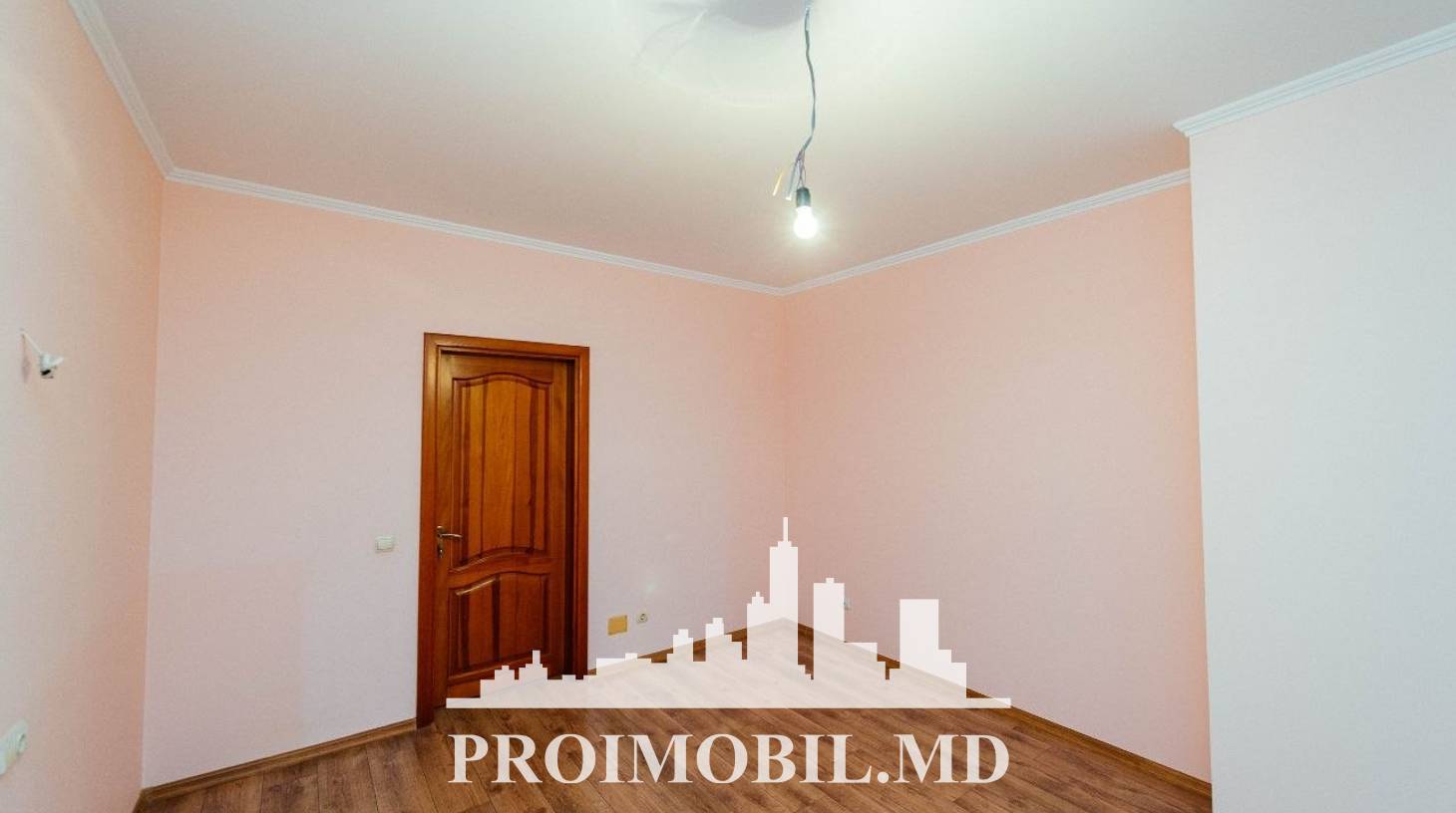 https://images.proimobil.md/xcOY7V-_nlFZebetWSypx73KK8n0j7j4vdlbemYAi0E/watermark:0.75:so:0:30:0.39/resize:fill:1460:816:1/gravity:ce/bG9jYWw6Ly8vZXN0YXRlL2xyLzU4MGRjYTUyLTc2NjctNDMzOC04YzIzLTdiZGU5MWY2NzY0NS5qcGVn