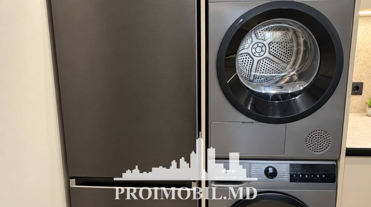 https://images.proimobil.md/xg_7KqUtGeZ18wRcony_lkB-v-F-f1S__2jsof0OicM/watermark:0.75:so:0:30:0.39/resize:fill:1460:816:1/gravity:ce/bG9jYWw6Ly8vZXN0YXRlL2xyLzNjY2RkNjIxLTczYTAtNDgwMC1iNzgzLTEyMmI0MWY0ZmJjOC5qcGVn