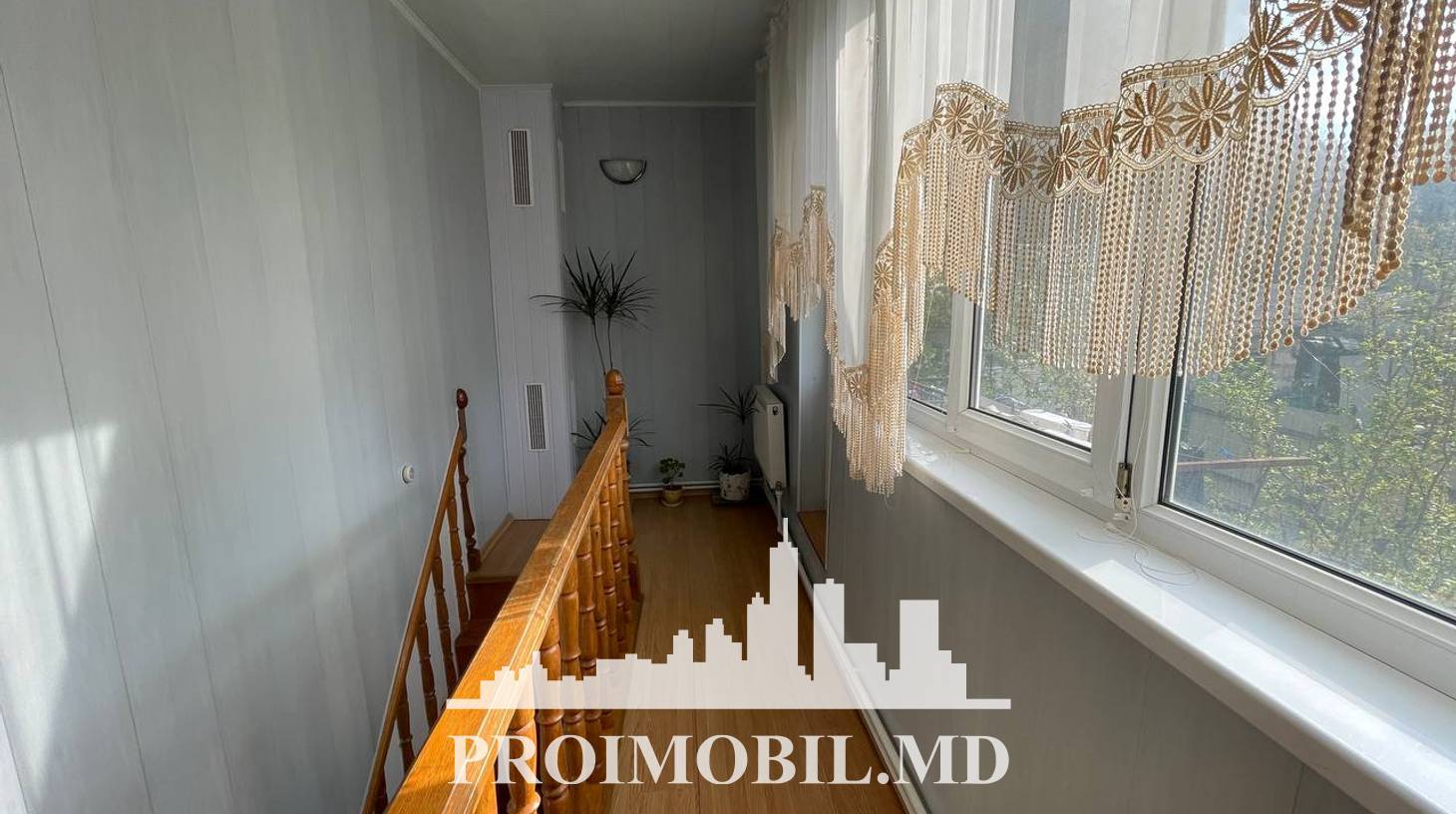 https://images.proimobil.md/xgfxe2gkXAyGXs8nhIul01KGMj8PWbadjEBLuBaSL2Q/watermark:0.75:so:0:30:0.39/resize:fill:1460:816:1/gravity:ce/bG9jYWw6Ly8vZXN0YXRlL2xyLzgxMWFiMmJiLWMzMzUtNGM0OC1hZmNiLTZlMDNkZGFhMzUxNy5qcGVn