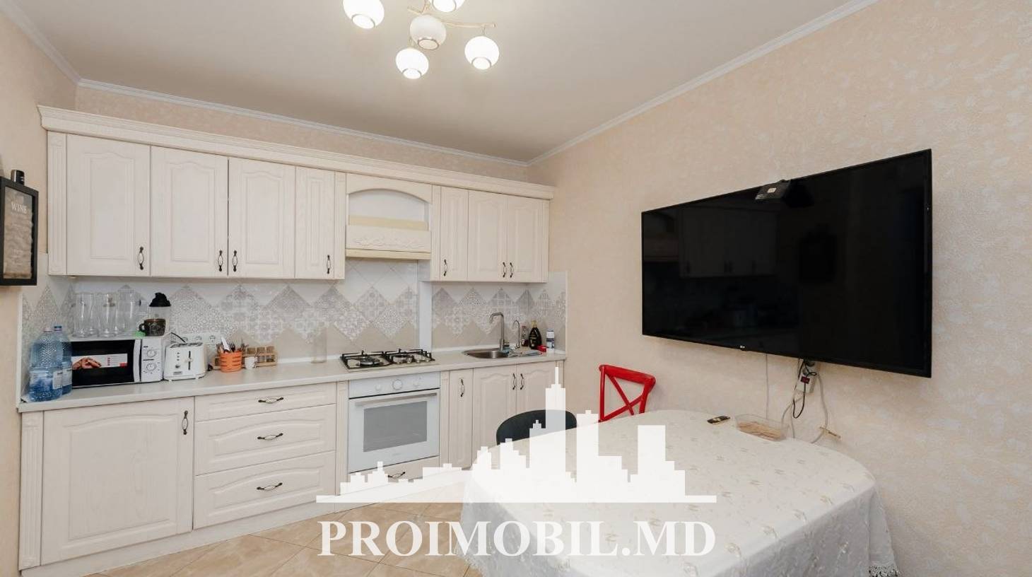 https://images.proimobil.md/xhpQb2ulOYvA4DJjD0n5rNeEiVUOG-rl7w0-TKcyyKM/watermark:0.75:so:0:30:0.39/resize:fill:1460:816:1/gravity:ce/bG9jYWw6Ly8vZXN0YXRlL2xyL2QwMTkxYjkyLWE2ZjctNDJmZC1hMzc2LTFkMjVhYjg2YmU2OC5qcGVn
