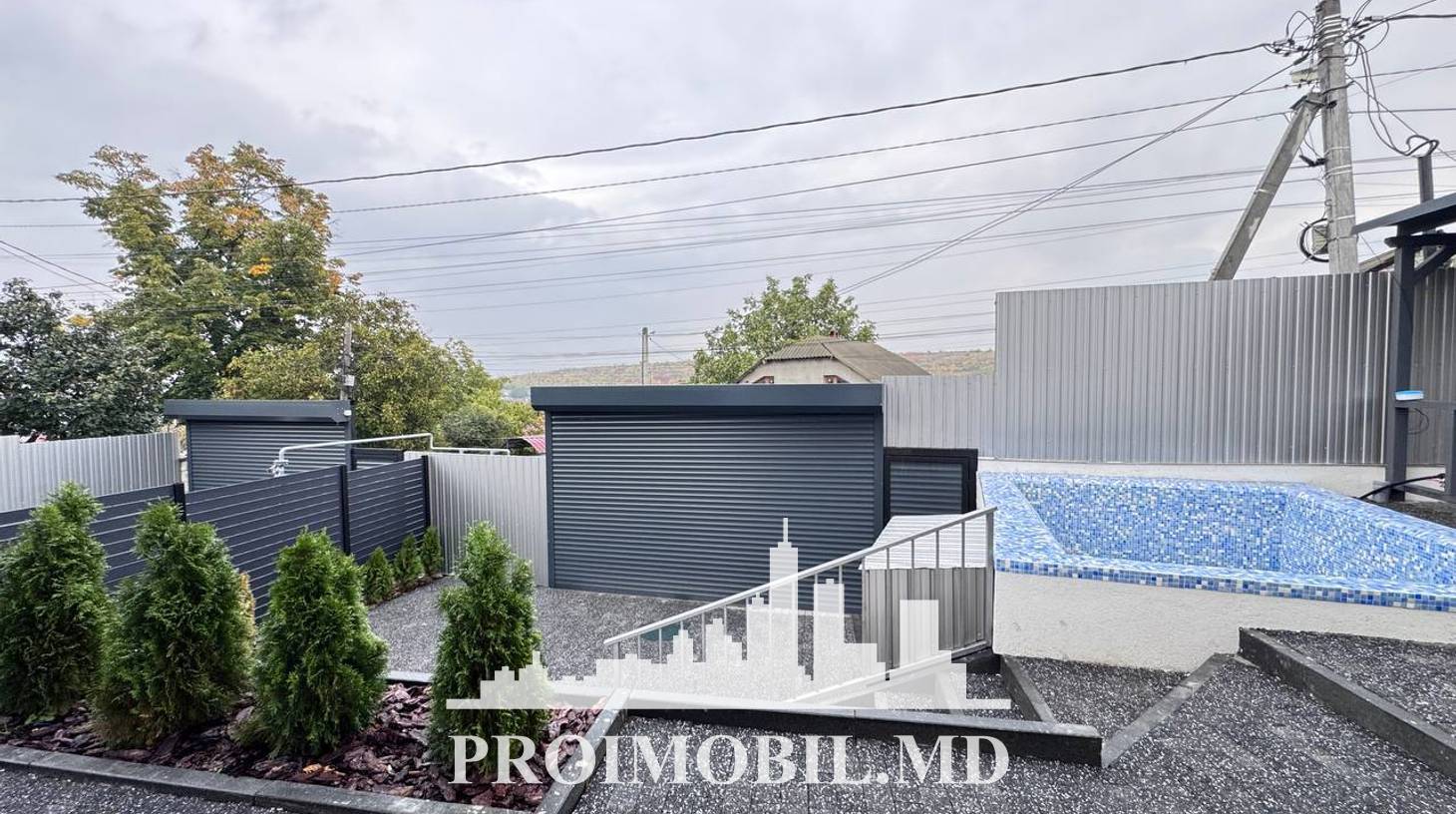 https://images.proimobil.md/xjMCS2gxLLqV6k9eaGiXlhvCJYIb_GdK_jtz5Uh8suU/watermark:0.75:so:0:30:0.39/resize:fill:1460:816:1/gravity:ce/bG9jYWw6Ly8vZXN0YXRlL2xyLzE0YjIzNzM0LTNkYmQtNDQ0ZC1iNzNhLTEyNjlmNGE4ZTFlOS5qcGVn