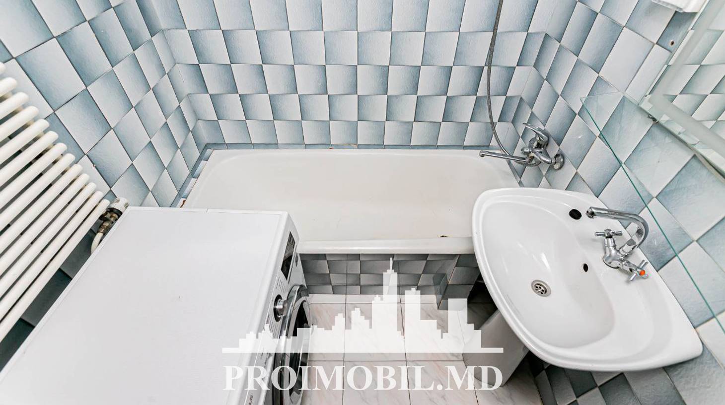https://images.proimobil.md/xjRBAmzZy3ft1dX1yy6rXrpyWYn-SrwR9YOIMnM7ymQ/watermark:0.75:so:0:30:0.39/resize:fill:1460:816:1/gravity:ce/bG9jYWw6Ly8vZXN0YXRlL2xyL2I1Mjc2YWUzLWRkZWItNDA5MC1hYjg5LTdhMmVkYjRiNTExOS5qcGVn