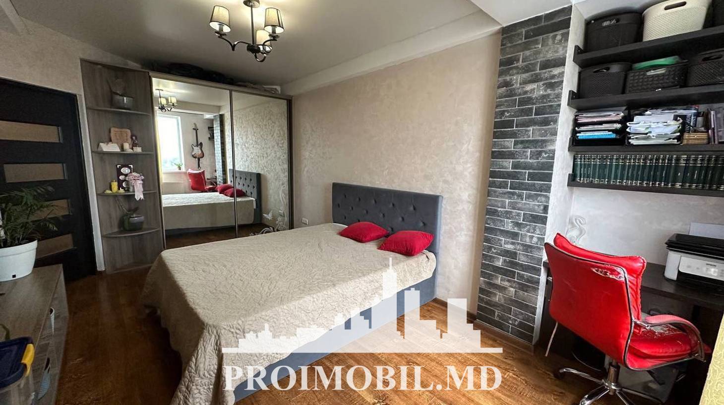 https://images.proimobil.md/xnKUkPq2sPp5AZgCNeIu9ZJ0AYDsUFbVQP9Fk-jmQFM/watermark:0.75:so:0:30:0.39/resize:fill:1460:816:1/gravity:ce/bG9jYWw6Ly8vZXN0YXRlL2xyL2RlZmZlNDJmLWE3YzItNGJhZi05NTE0LWYxYzU4NDk0Nzc2MS5qcGVn