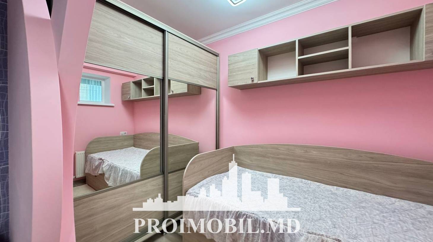 https://images.proimobil.md/xp4Xz8TfyjDJ7zyFVGrbtxdr3zTcyefg6qQrPovc28g/watermark:0.75:so:0:30:0.39/resize:fill:1460:816:1/gravity:ce/bG9jYWw6Ly8vZXN0YXRlL2xyLzI3YzlhNDQ4LWVmOGYtNGEwOS05YjU4LWE0ZmYzZWU3NzA5Zi5qcGVn