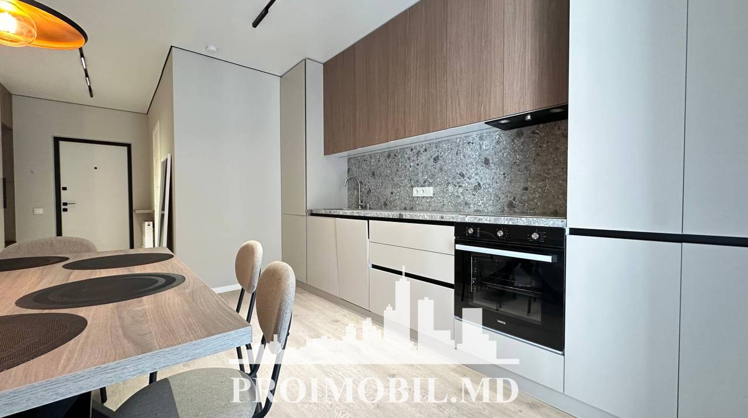 https://images.proimobil.md/xpmfThv9qfMRl83I4F59itqs1NutKJZie8hQQixLqII/watermark:0.75:so:0:30:0.39/resize:fill:1460:816:1/gravity:ce/bG9jYWw6Ly8vZXN0YXRlL2xyLzllZWQ5NzM1LWIxNmUtNGQ0MC05YWM3LTg5NTFjMDVjNzcyMy5qcGVn