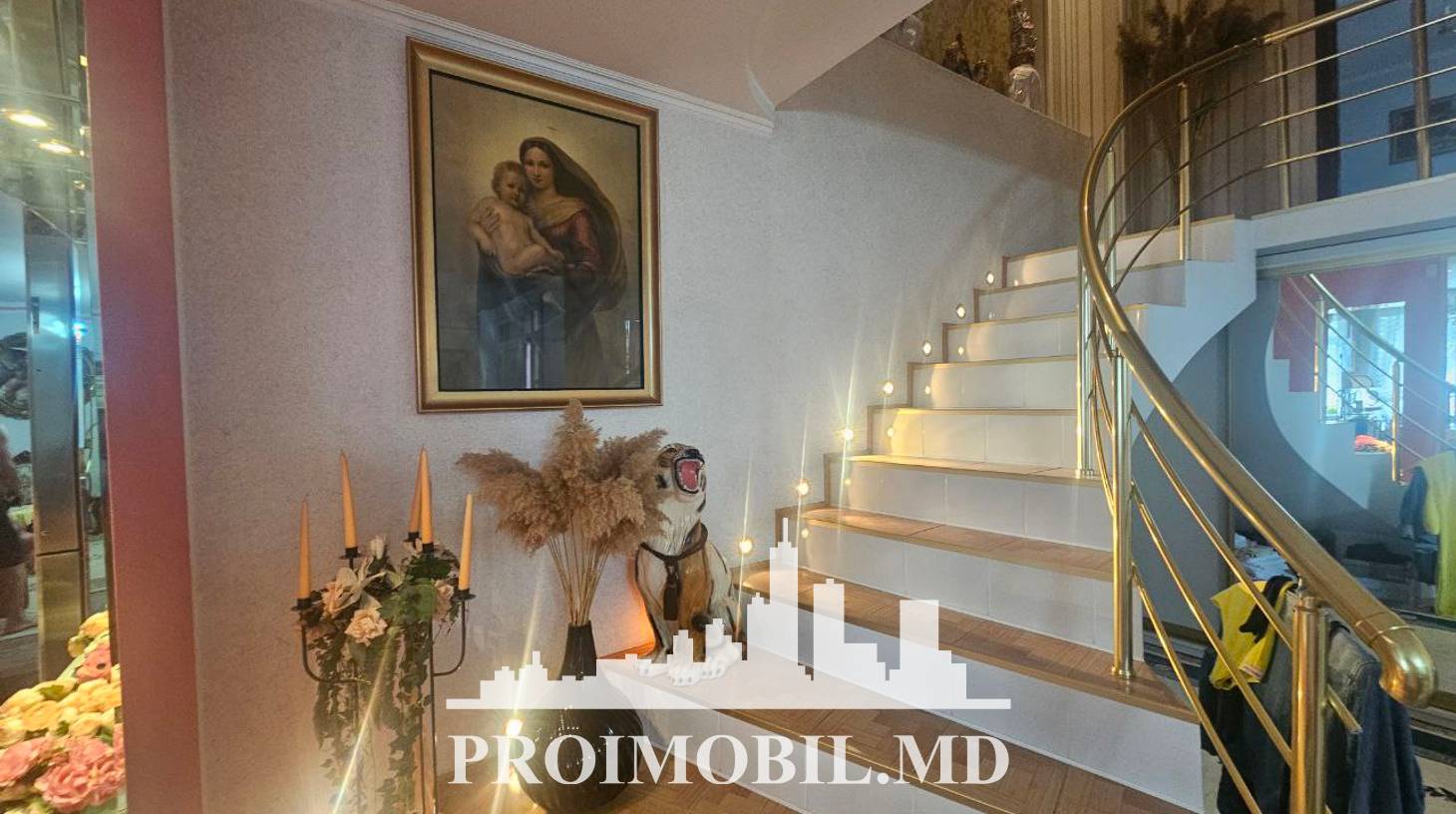 https://images.proimobil.md/xqCGEBNqJvobNq3KwGFgBsi1yM_YrtdCQ5c5fb1X5qY/watermark:0.75:so:0:30:0.39/resize:fill:1460:816:1/gravity:ce/bG9jYWw6Ly8vZXN0YXRlL2xyLzNkOTczYzNiLTA2MmYtNDYwOS04NjAxLWNkYzljMmU0YWFjMy5qcGVn