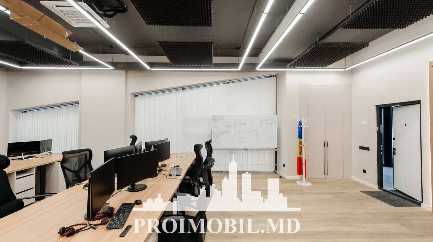 https://images.proimobil.md/xsLSMvFWJ8WgaBcT8Rkr-G-IotDS6IJ4XHt5n0LdMiE/watermark:0.75:so:0:30:0.39/resize:fill:1460:816:1/gravity:ce/bG9jYWw6Ly8vZXN0YXRlL2xyLzVhYTY5MTUyLWMxMGEtNDYyMC05NTJlLWI0N2I1NjkyZmFhZi5qcGVn