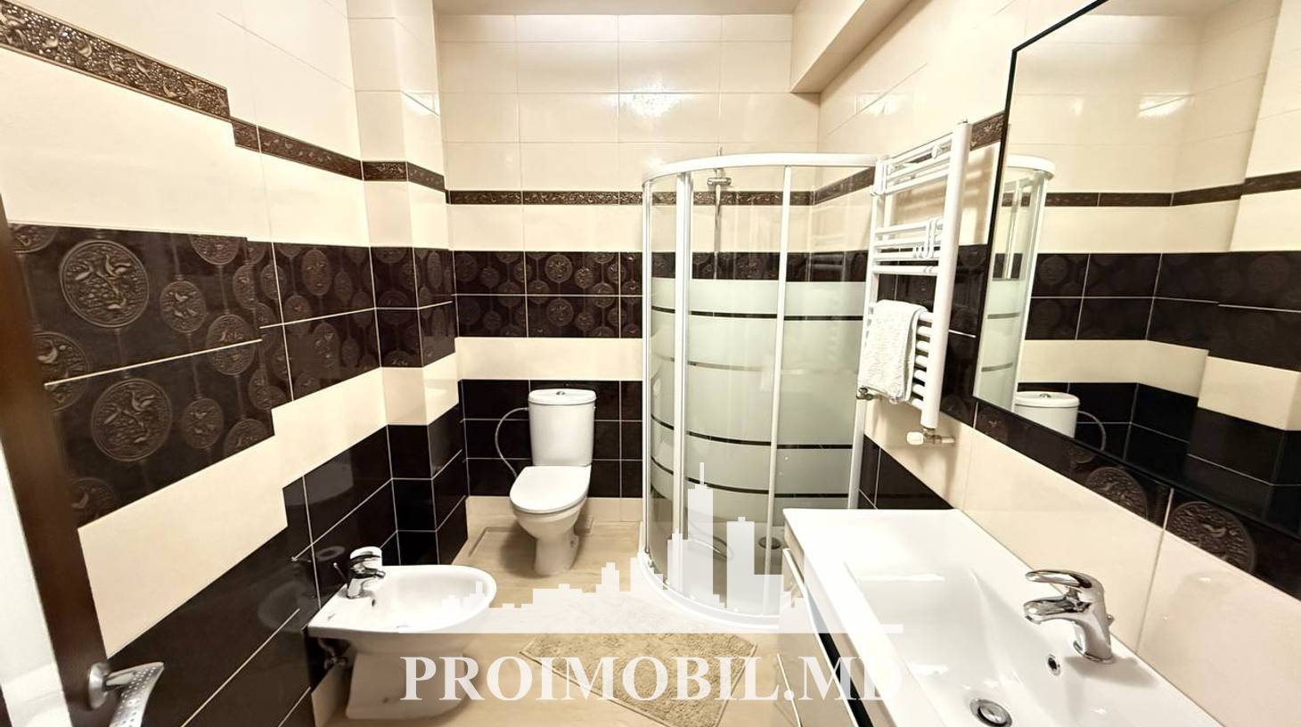 https://images.proimobil.md/xvBqp0YLG9pnZN0QDixkMMYBOno17PzwCrv7FQG-J1o/watermark:0.75:so:0:30:0.39/resize:fill:1460:816:1/gravity:ce/bG9jYWw6Ly8vZXN0YXRlL2xyLzVhMzU2ZDNmLTNiZjYtNGM0Ni04N2ZmLWRmZTIzMWEwYjVkYy5qcGVn