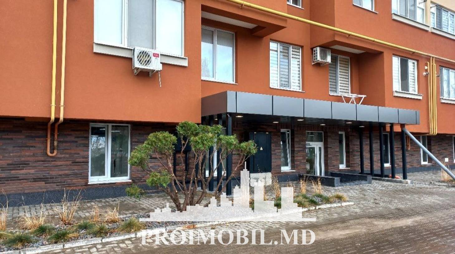https://images.proimobil.md/xxk7LzzA2BBzW1i732m8XhgyyoczJA35poXJLdJz8qs/watermark:0.75:so:0:30:0.39/resize:fill:1460:816:1/gravity:ce/bG9jYWw6Ly8vZXN0YXRlL2xyL2E3Zjg3M2EzLWM0N2UtNDkzZC1hOTQ0LWNiNWEyN2MyYzFhZS5qcGVn