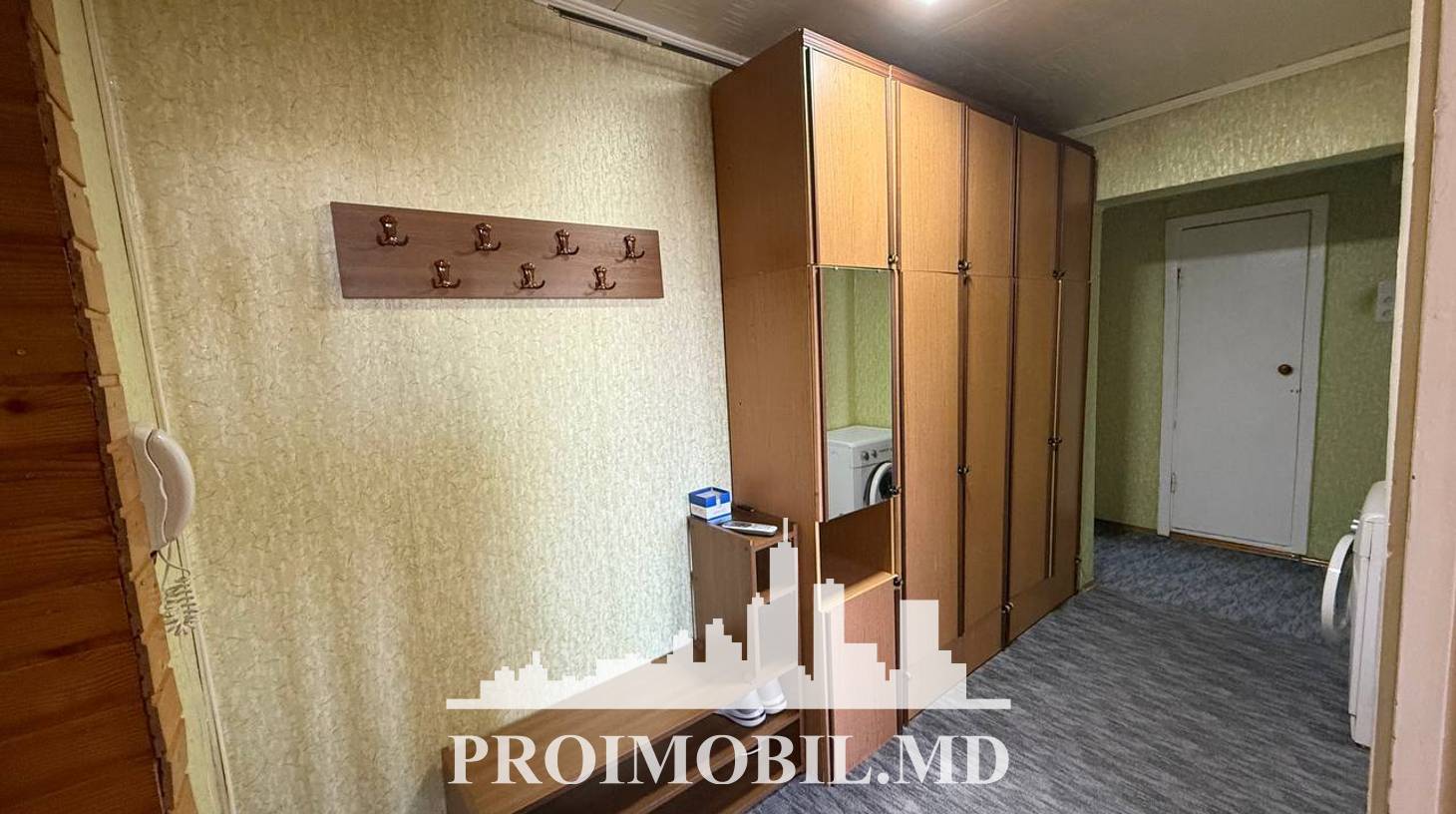 https://images.proimobil.md/xyQxjn8vkGKYABmbYr_V1WYTz9yB61AVu3mdFzzrXco/watermark:0.75:so:0:30:0.39/resize:fill:1460:816:1/gravity:ce/bG9jYWw6Ly8vZXN0YXRlL2xyL2MwNTJjODU5LWM4YjItNDU0ZC04ODQyLTQ3ZWE4YmE5NDAxZS5qcGVn