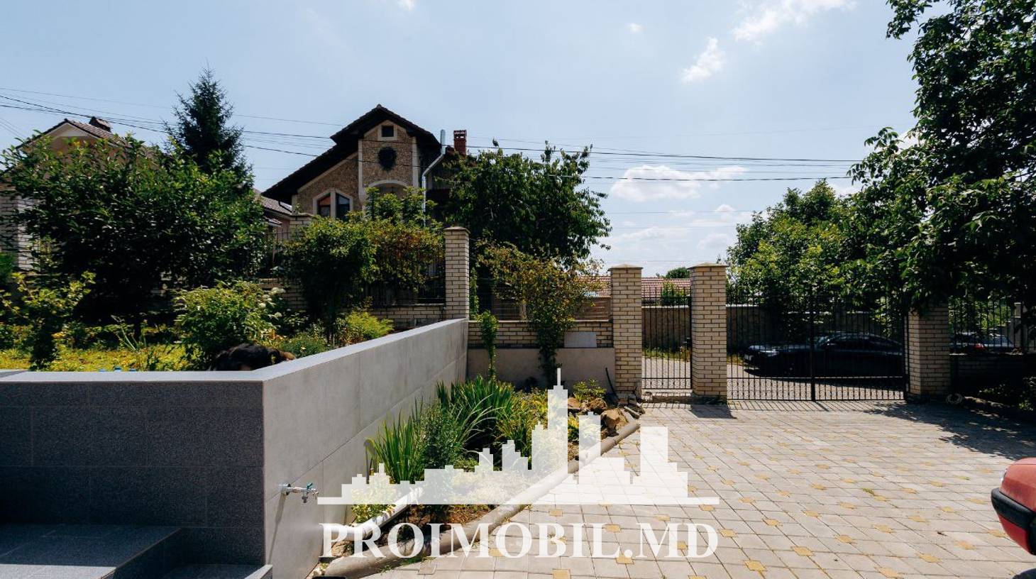 https://images.proimobil.md/xyyEJHlKwxTj3x1hIzJJZSsQ1jh5y91rfohku4LrEK0/watermark:0.75:so:0:30:0.39/resize:fill:1460:816:1/gravity:ce/bG9jYWw6Ly8vZXN0YXRlL2xyLzExNDZlYzEzLTE3OTgtNDYzOC1hY2I2LWJhZTY5NjIyNDMxMy5qcGVn