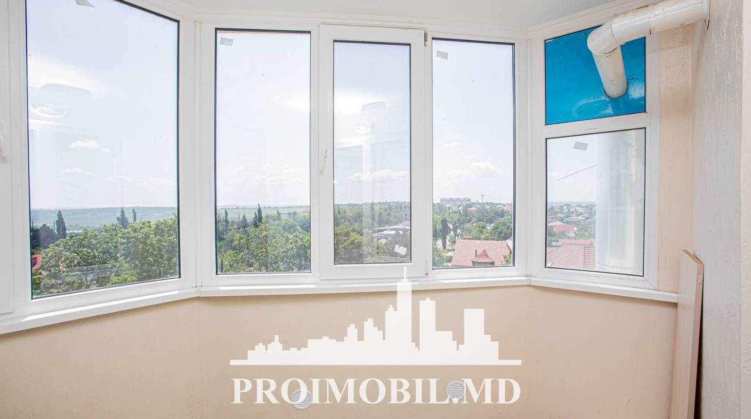 https://images.proimobil.md/y-Pe9X-uaS37x6uMhodRq4FUjSAMUBLDf8hSwbJ20Cs/watermark:0.75:so:0:30:0.39/resize:fill:1460:816:1/gravity:ce/bG9jYWw6Ly8vZXN0YXRlL2xyLzU0ZWQ4NWQ0LThhZGEtNDE5Ni04NjQ4LWM0OGQxODBlODgzNy5qcGVn
