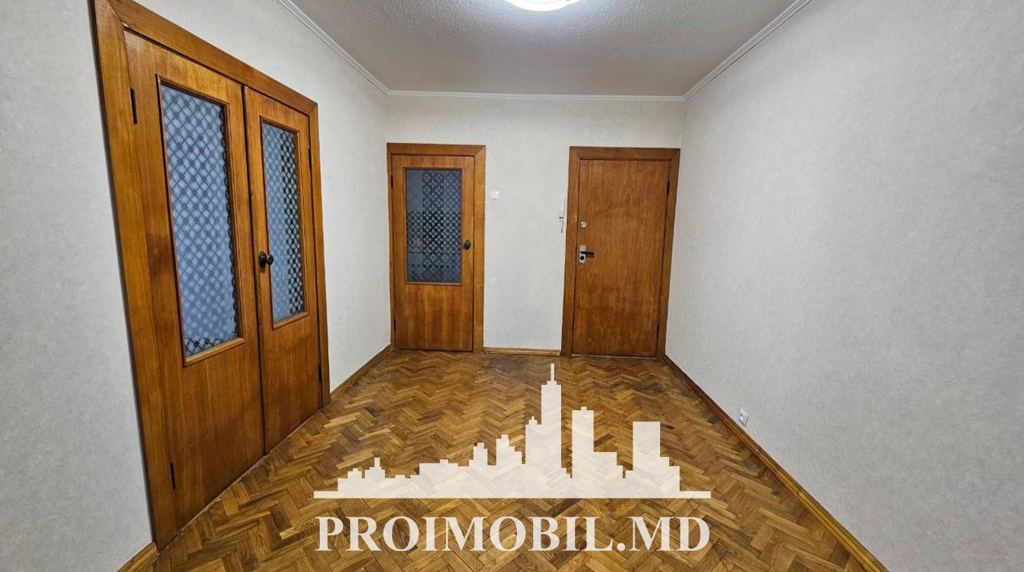 https://images.proimobil.md/y0tO6uDEKf0isGpAIItOVAvk8me3CsT7F3H_0ovoT_A/watermark:0.75:so:0:30:0.39/resize:fill:1460:816:1/gravity:ce/bG9jYWw6Ly8vZXN0YXRlL2xyLzk2M2U2ZmQxLWZlYWUtNGRmNy1hZmEzLTZlYjVjNDRjMjk5NC5qcGVn